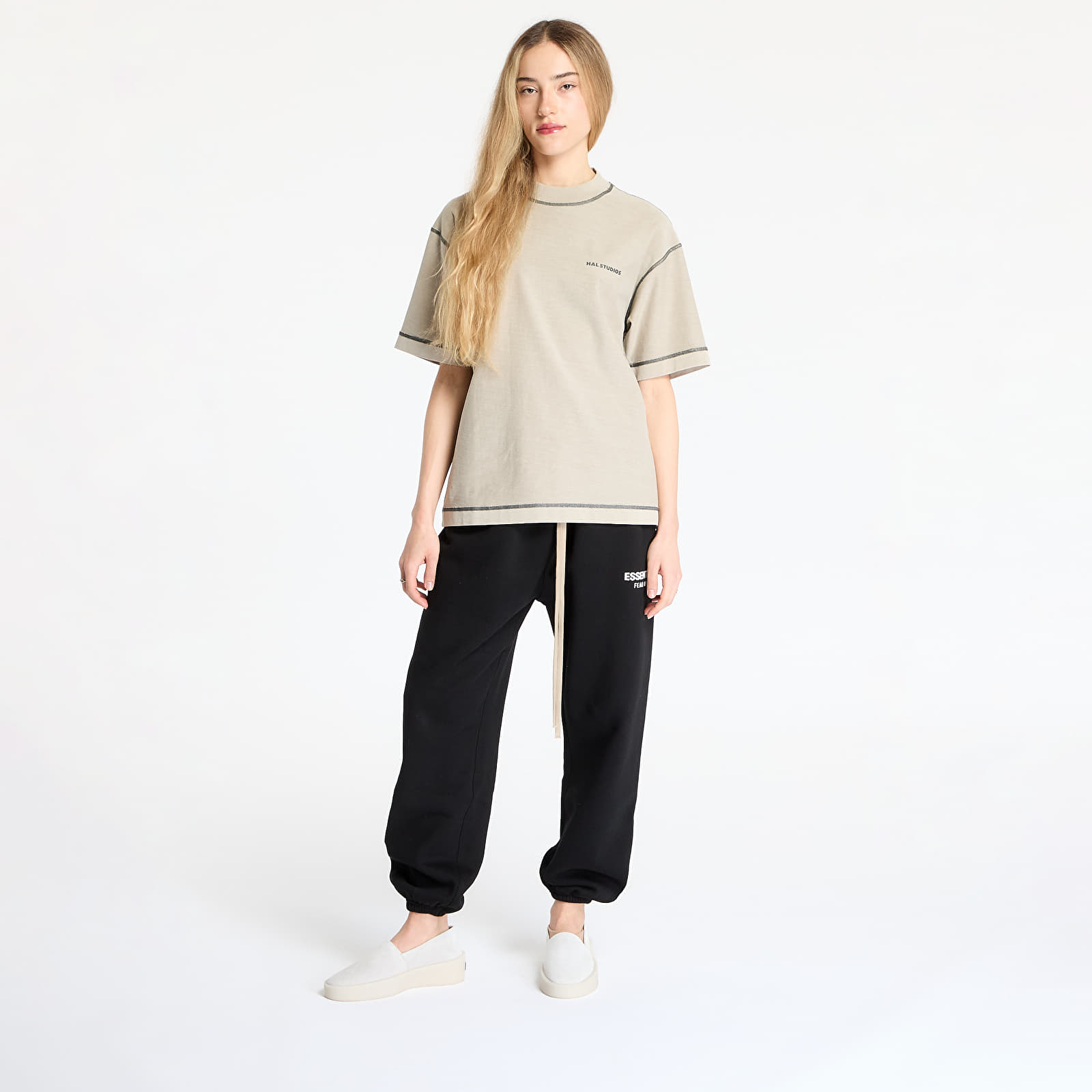 T-paidat HAL STUDIOS® Inside-Out Uniform T-Shirt UNISEX Dune