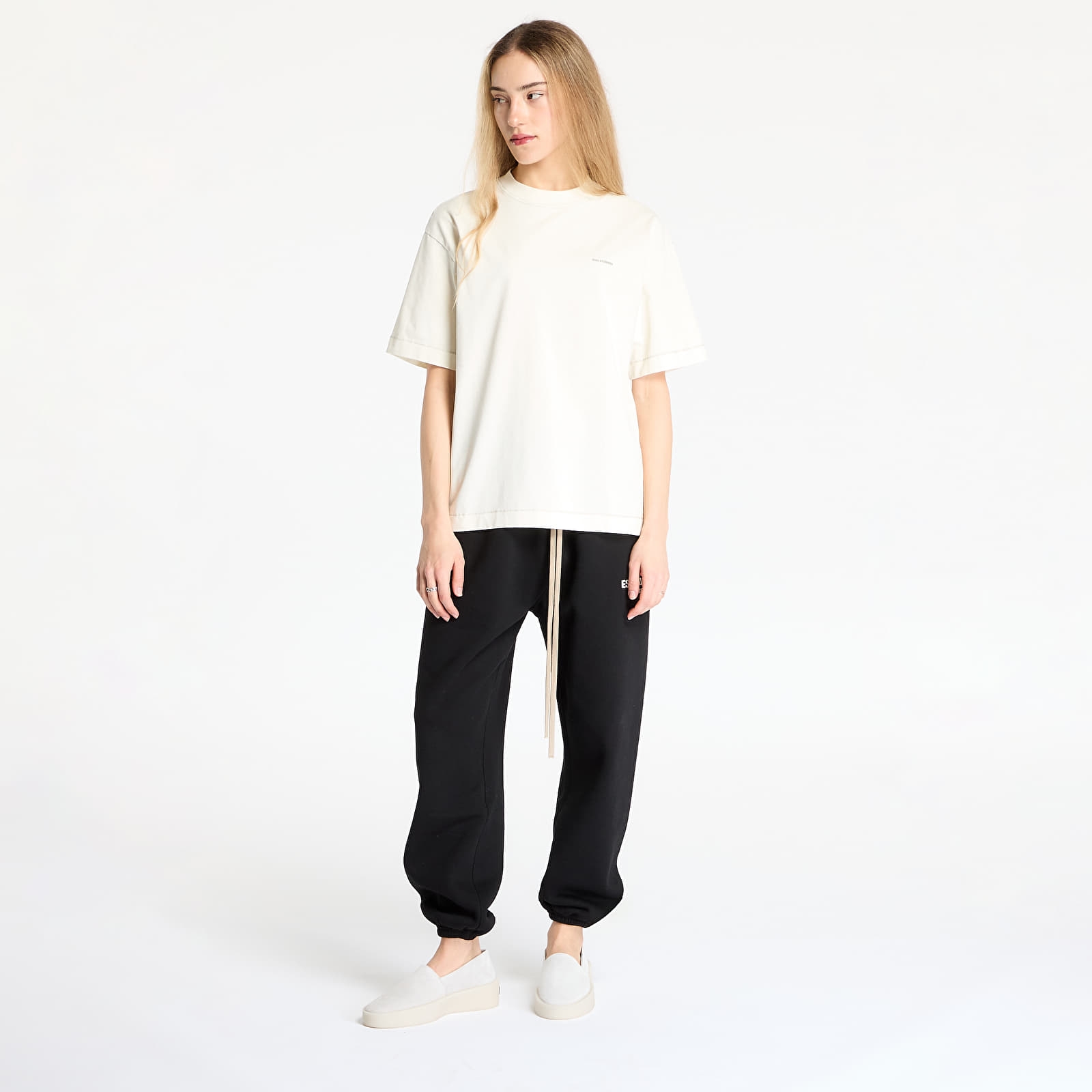 T-paidat HAL STUDIOS® Micro Logo T-Shirt UNISEX Off-White