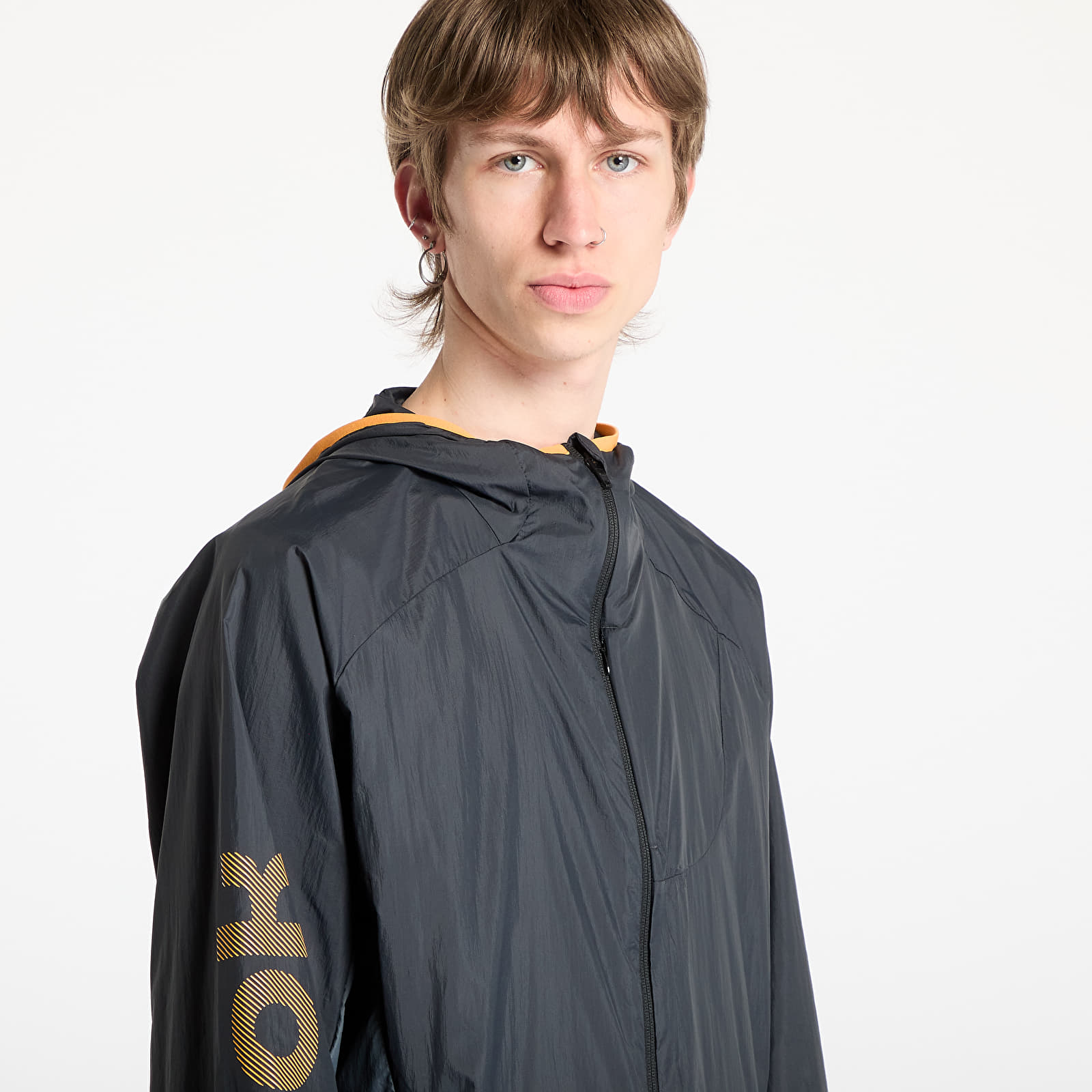 Pánske bundy Reebok Wind Run Jacket Washed Black/ Grey 3