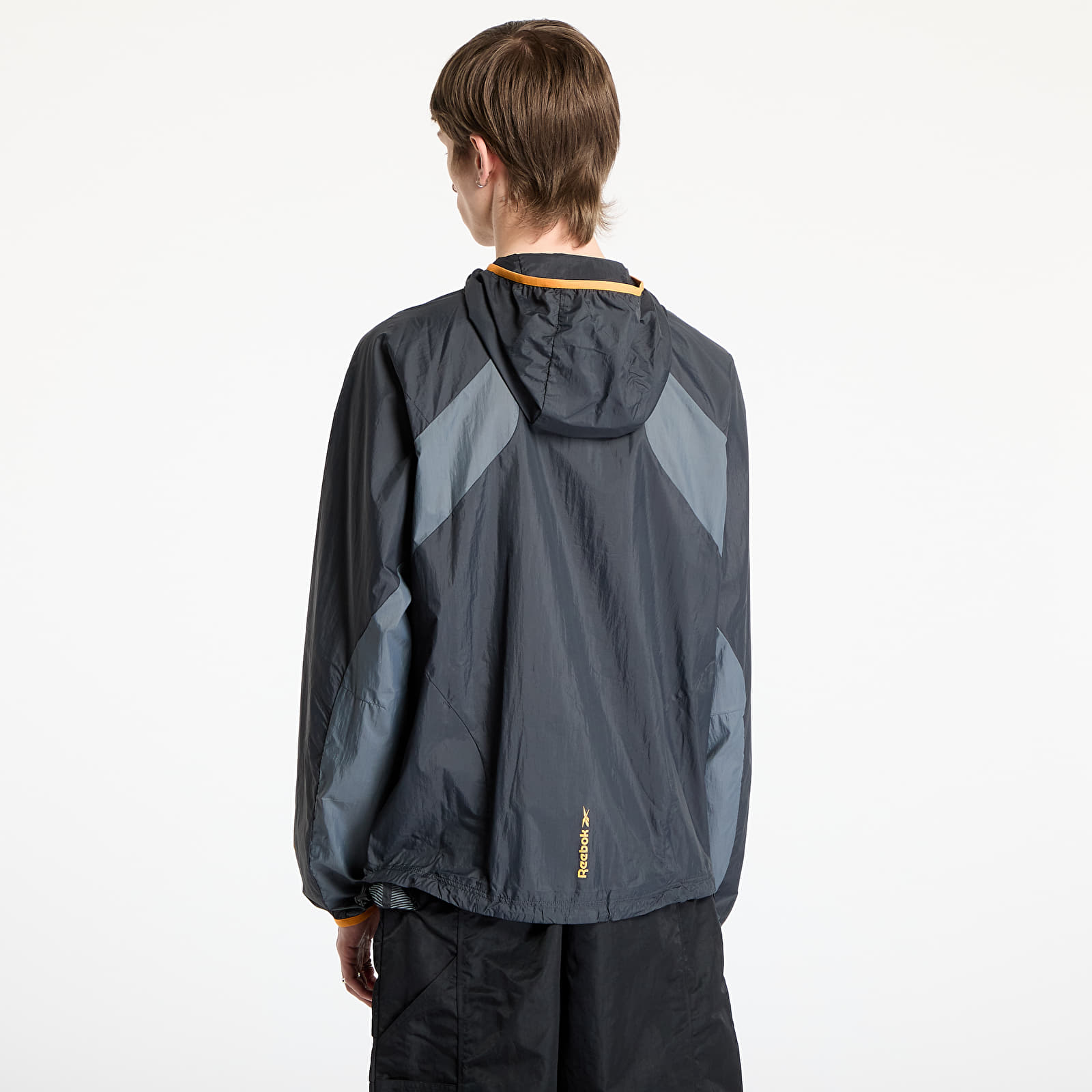 Pánske bundy Reebok Wind Run Jacket Washed Black/ Grey 3