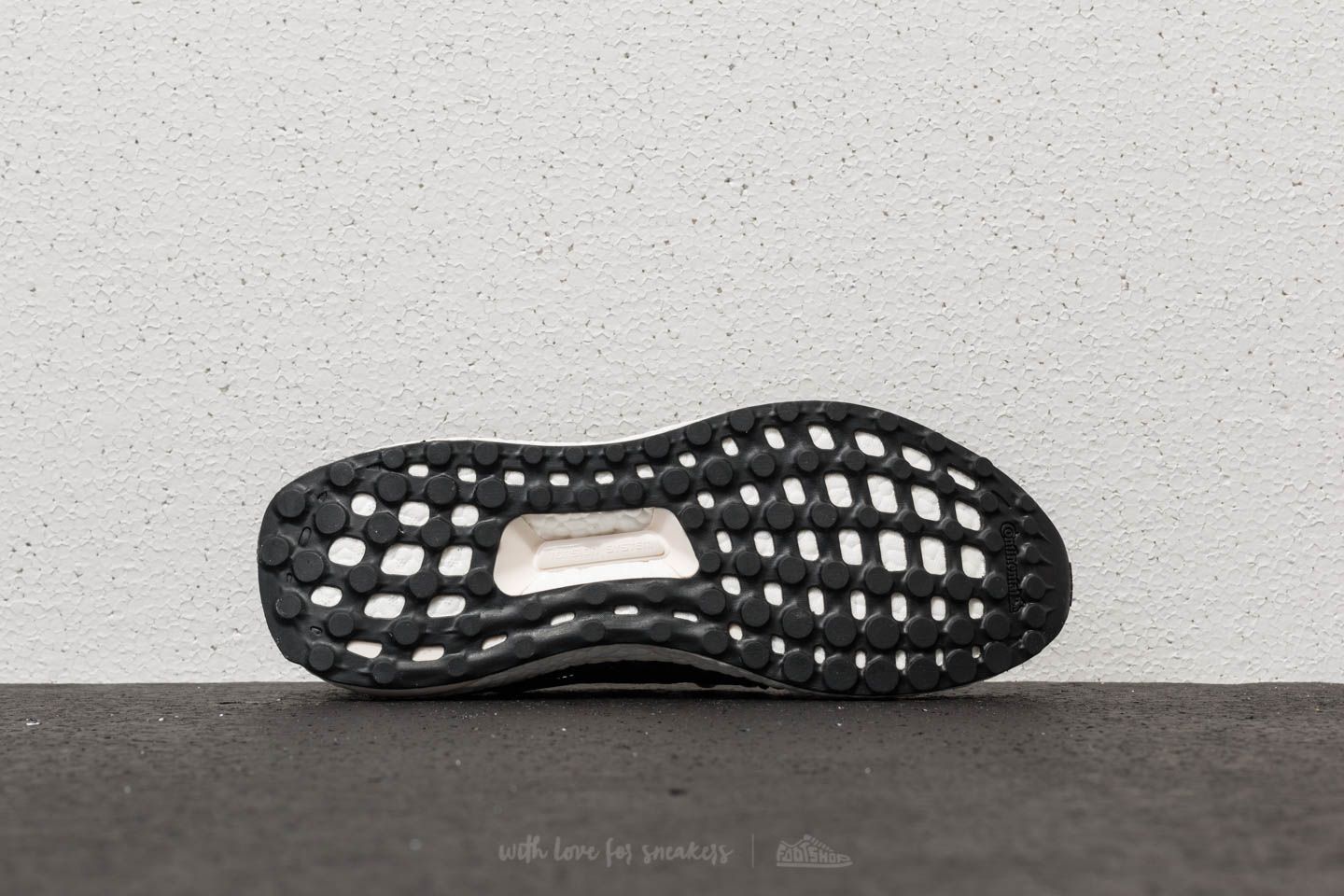 Moteriška avalynė adidas x Stella McCartney Ultraboost Parley Core Black/ Core Black/ Core White