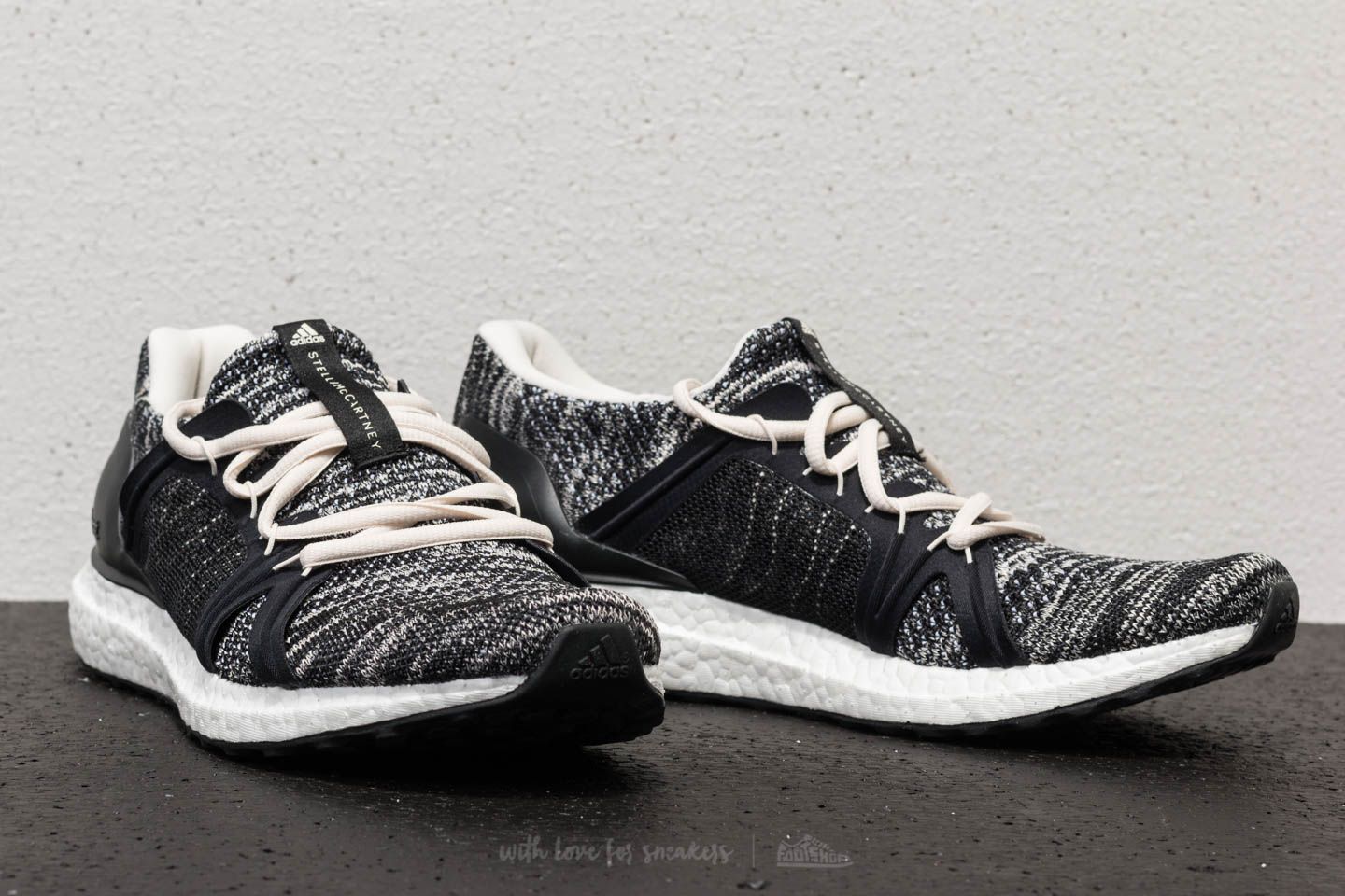 Moteriška avalynė adidas x Stella McCartney Ultraboost Parley Core Black/ Core Black/ Core White