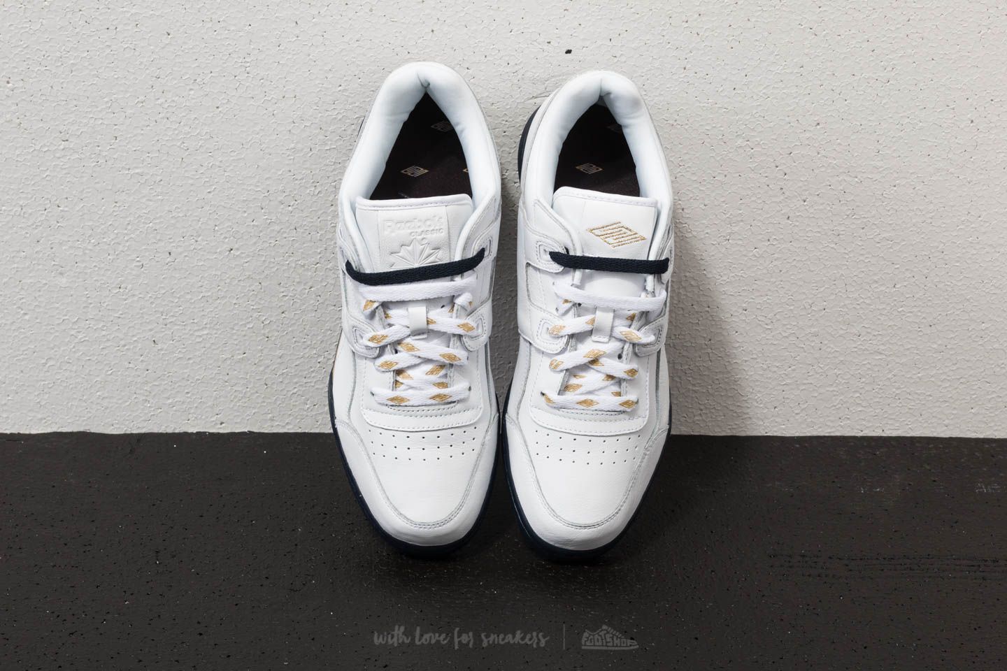 Herren Sneaker und Schuhe Reebok x Beams Workout Lo Plus White Gold Mat Coll Navy Footshop