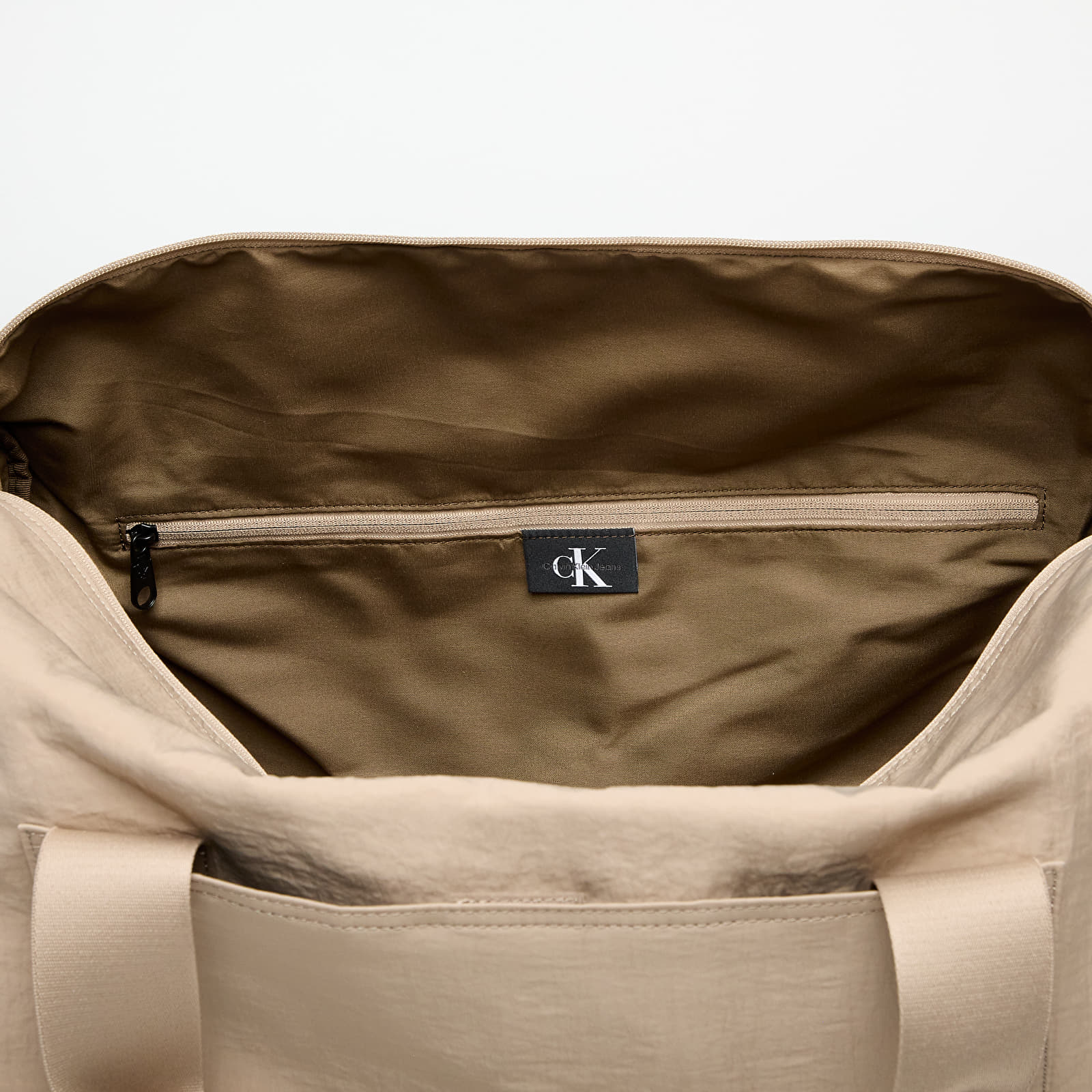 Tašky cez rameno Calvin Klein Jeans Metro Nylon Weekender Bag Gray