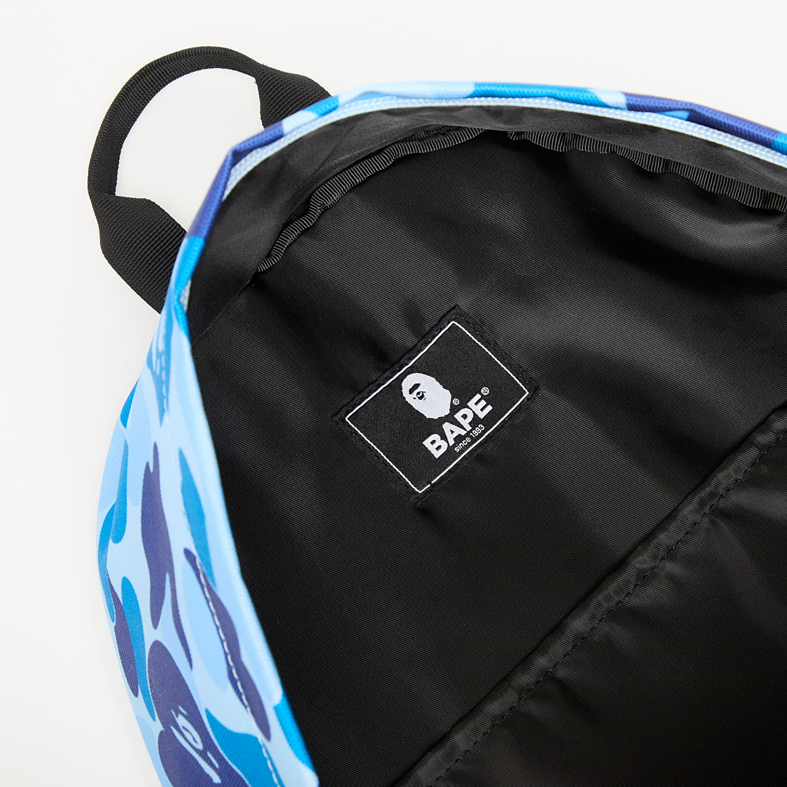 Batohy A BATHING APE Abc Camo Shark Daypack Blue