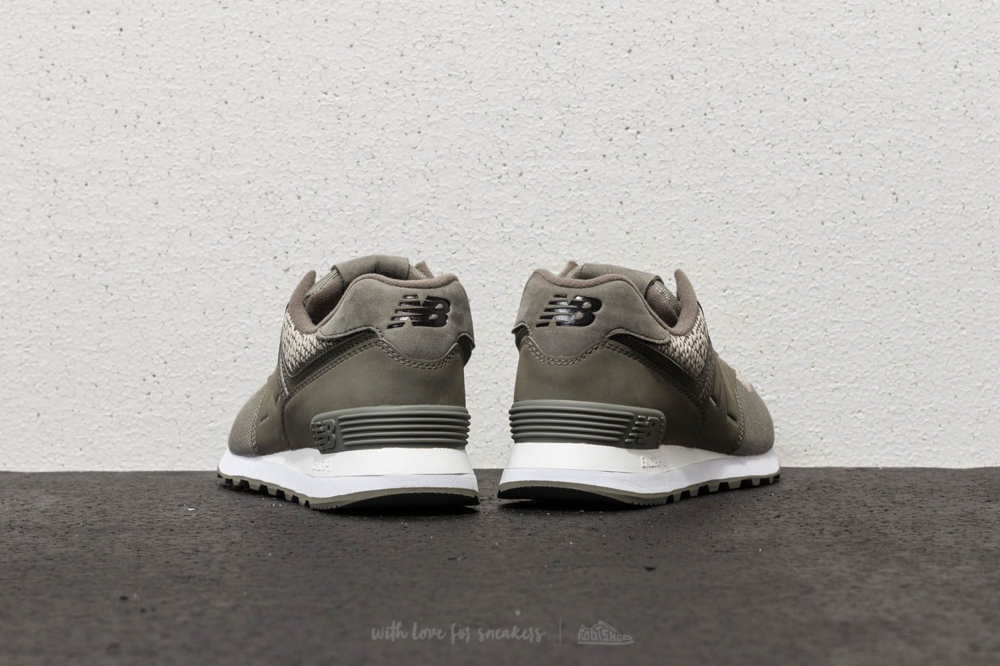 New balance 574 verde militare on sale