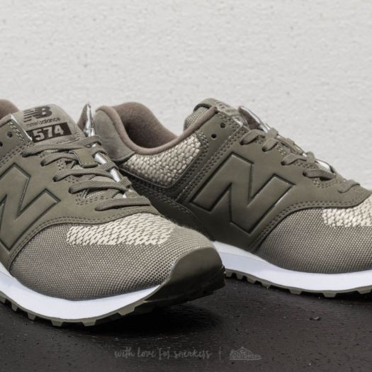 New balance top raffia