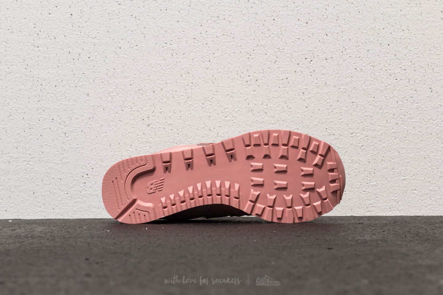Women s shoes New Balance 574 Dusted Peach Footshop