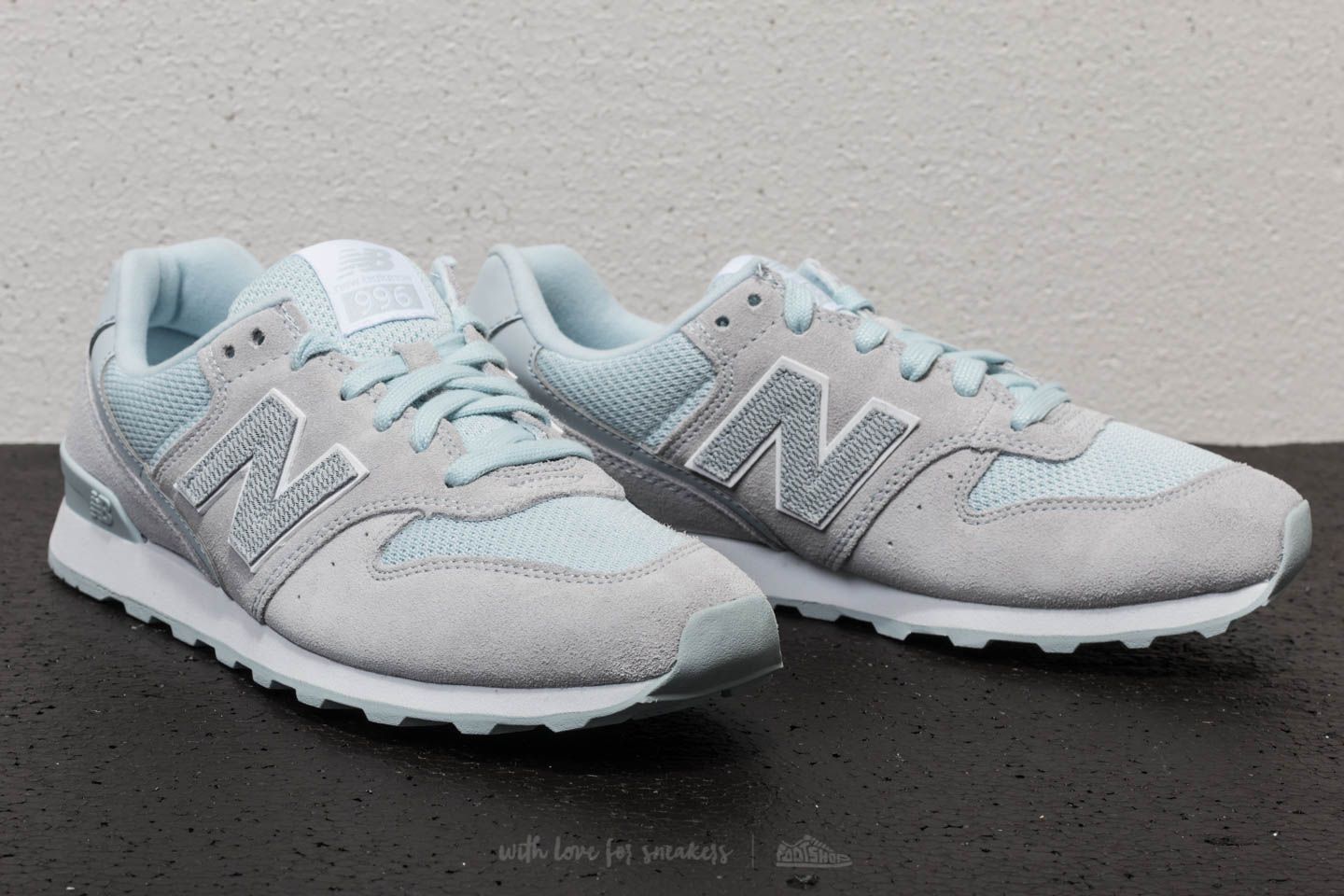 New balance 996 shop light blue