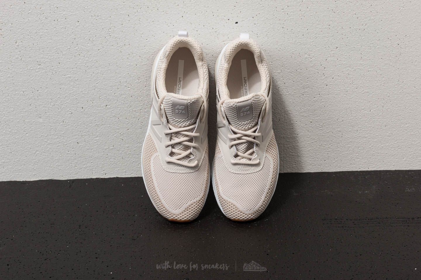 Women's shoes New Balance 574 Moonbeam