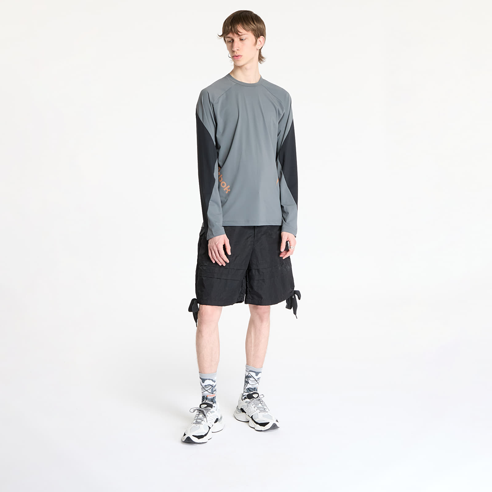 T-Shirts Reebok Longsleeve Run Tee UNISEX Grey 3/ Washed Black
