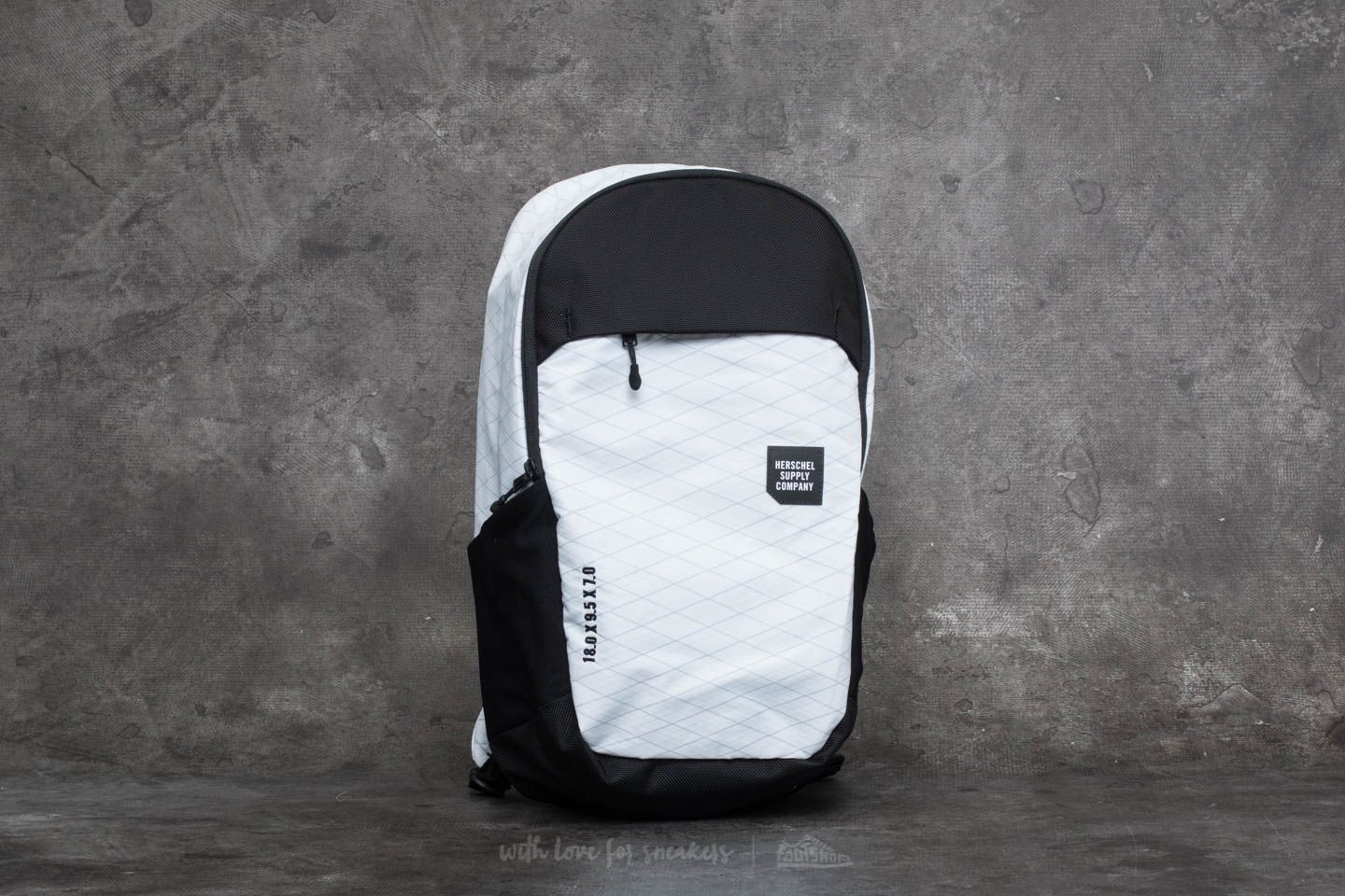 Batohy Herschel Supply Co. Mammoth Medium Backpack White/ Black