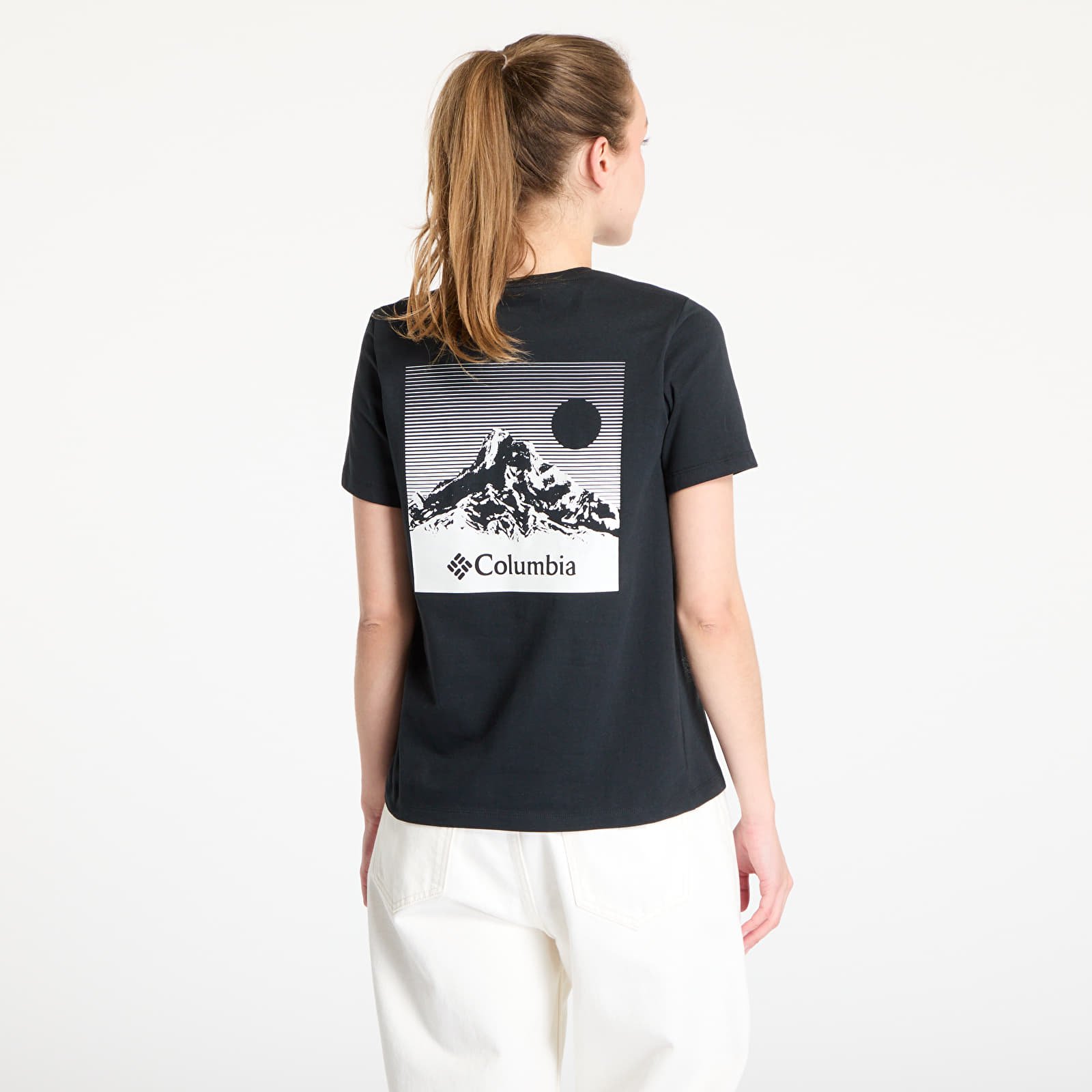 Women's T-shirts Columbia Boundless Beauty™ Logo Shortsleeve Tee Black/ Linear View