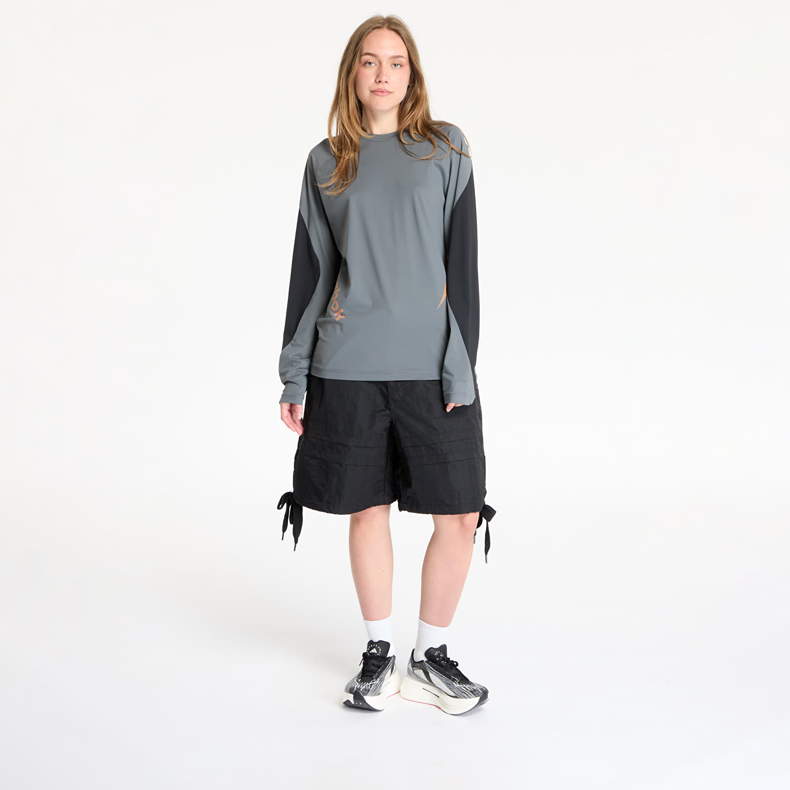 T-Shirts Reebok Longsleeve Run Tee UNISEX Grey 3/ Washed Black