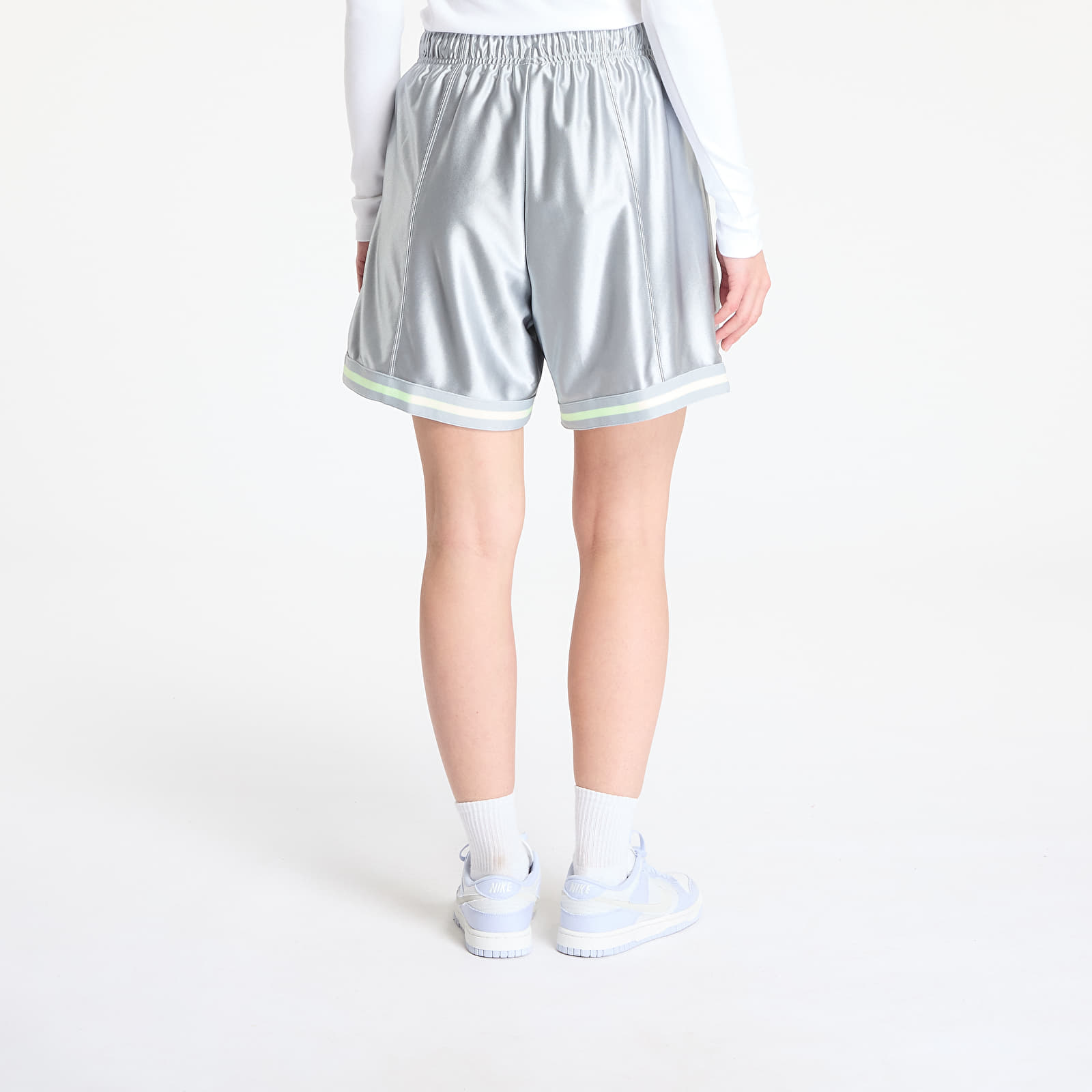 Naiste lühikesed püksid Nike Sportswear Women's Loose Mid-Rise Graphic Shorts Lt Smoke Grey/ Barely Volt/ Barely Volt