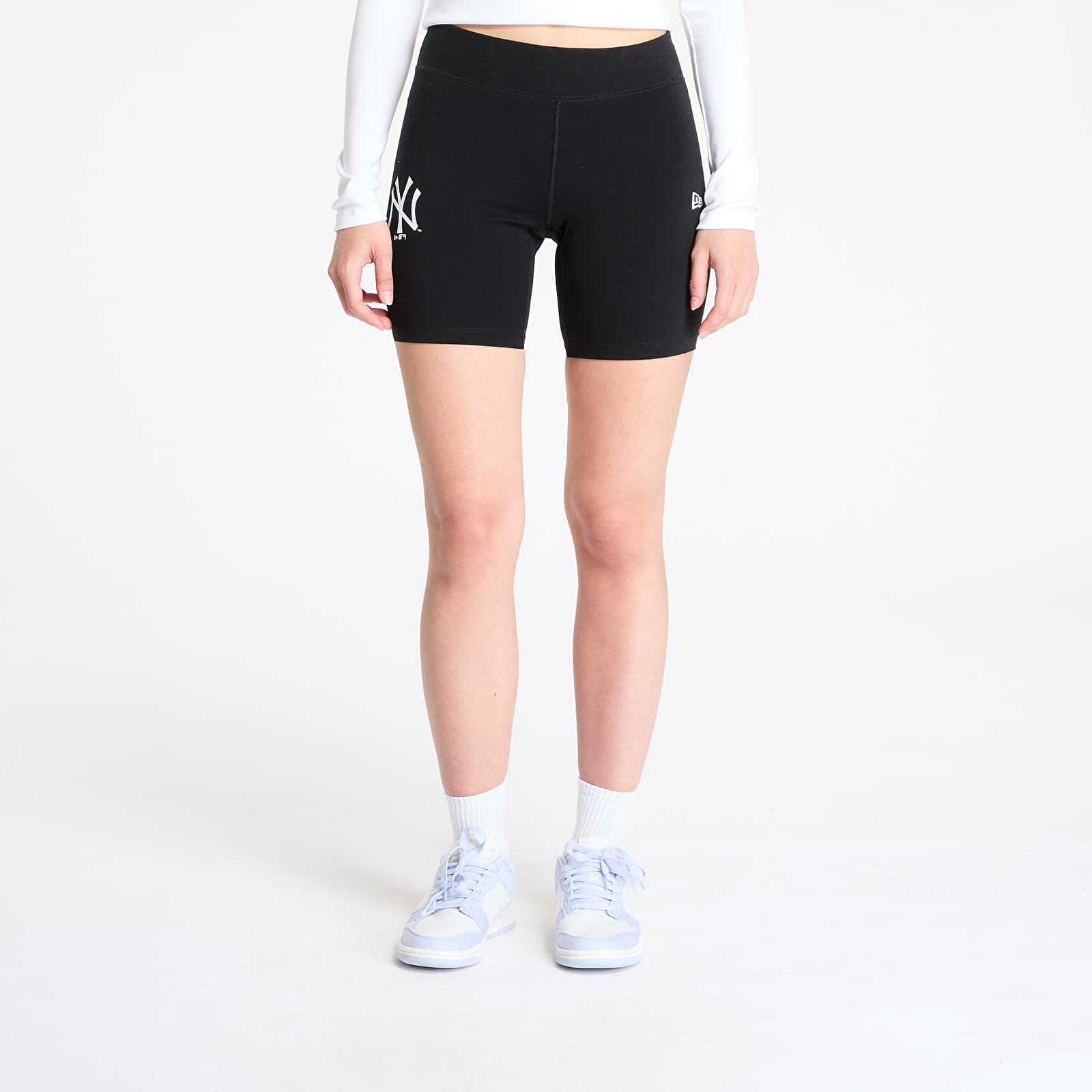 Naiste lühikesed püksid New Era MLB League Esesntial Cycling Shorts New York Yankees Black