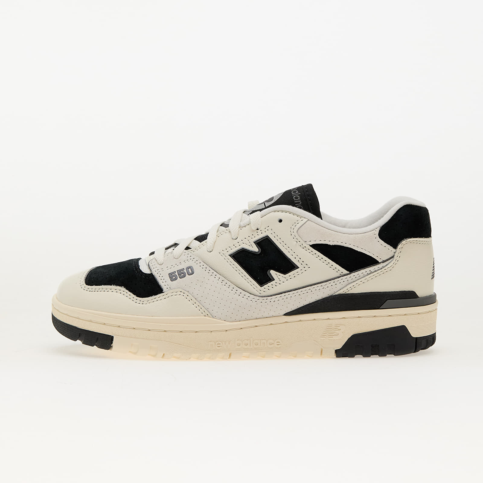 Levně Tenisky New Balance 550 Sea Salt