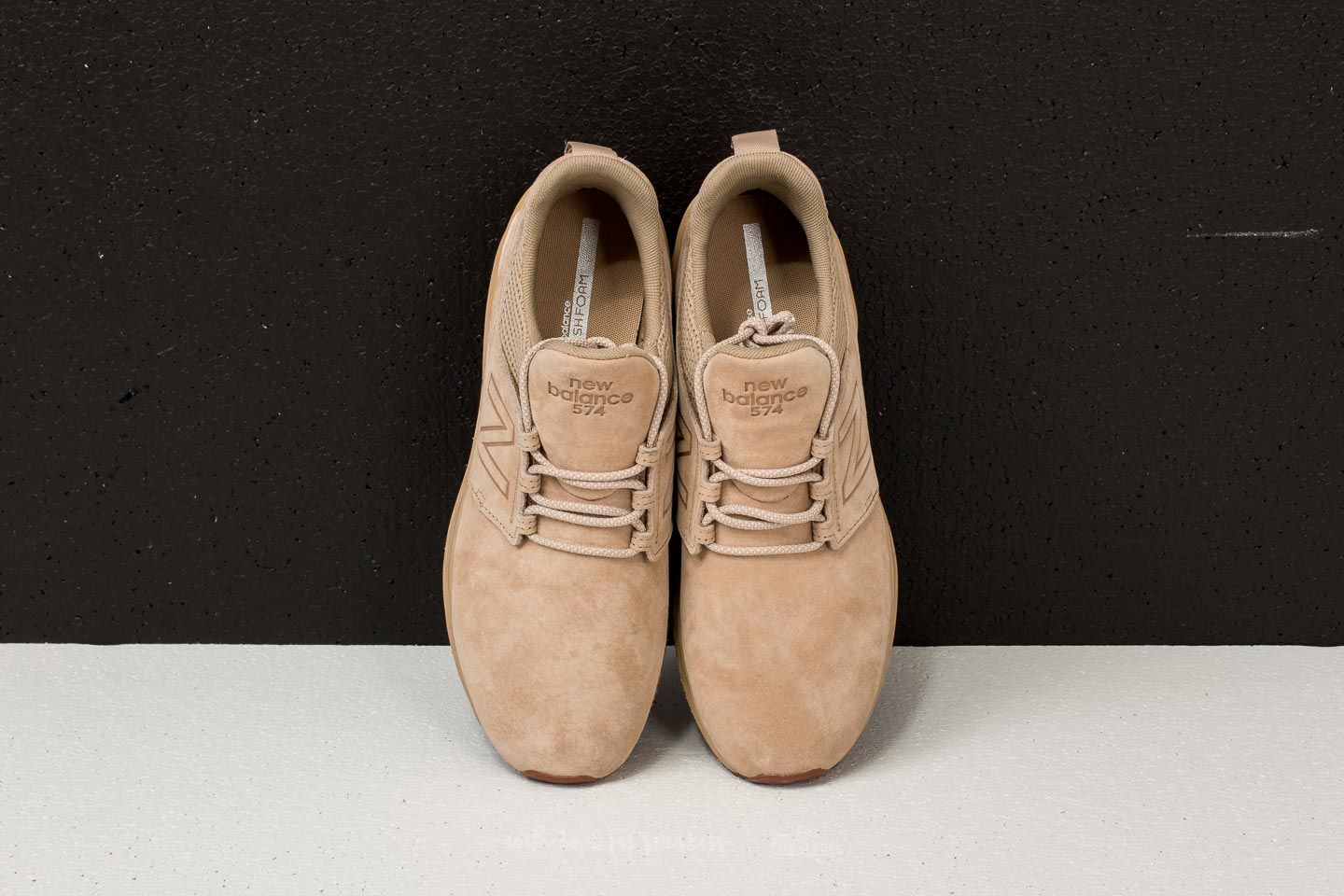 Chaussures et baskets homme New Balance 574 Hemp Footshop