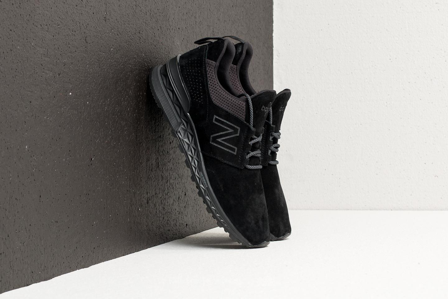Men s shoes New Balance 574 Black Black Footshop