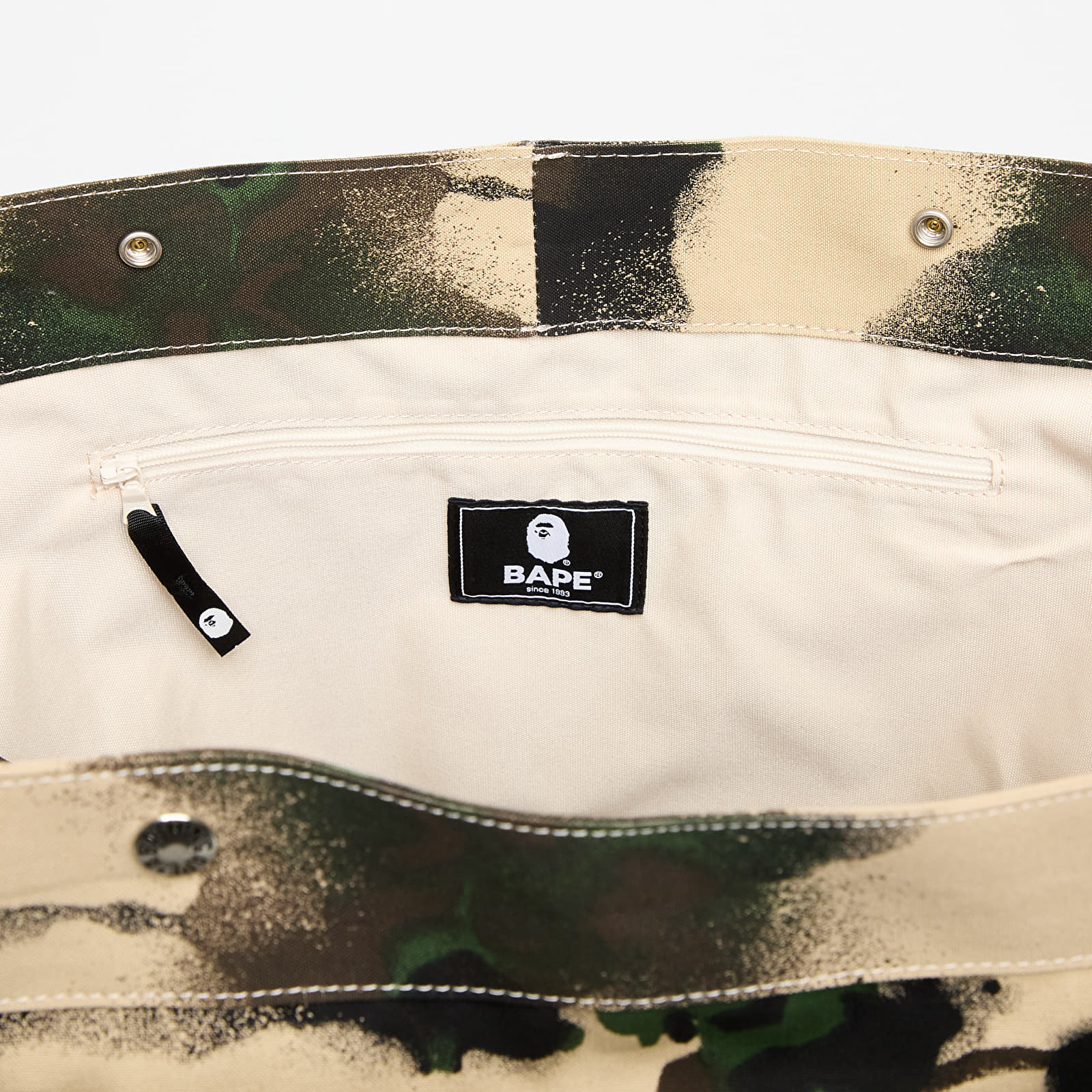 Taschen  A BATHING APE Map Camo Shoulder Bag Green