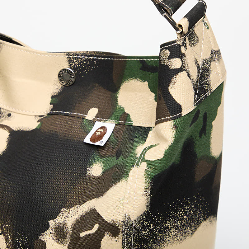 A BATHING APE Map Camo Shoulder Bag Green | Footshop