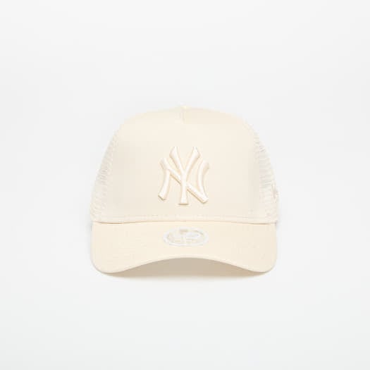 New Era New York Yankees 9FORTY Womens League Essential Trucker Cap Light Cream