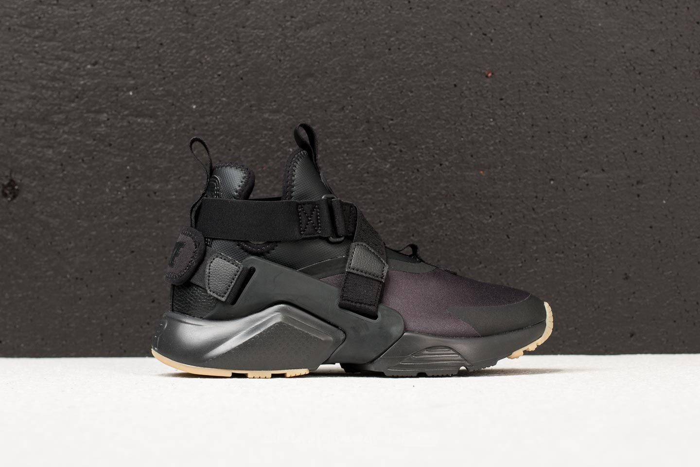 Nike huarache shop city black gum