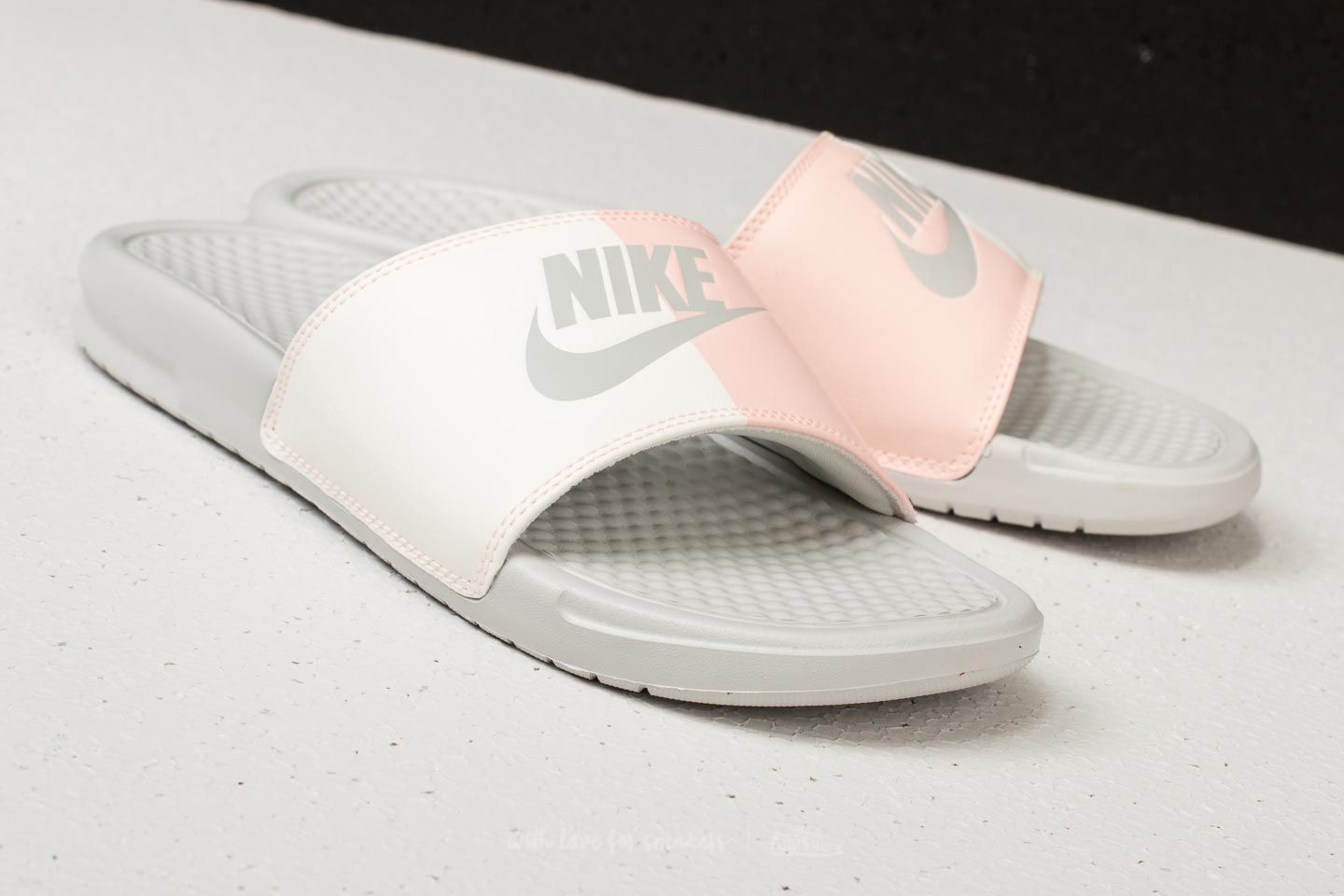 Încălțăminte și sneakerși pentru femei Nike Wmns Benassi JDI Light Bone/ Light Bone-Sail