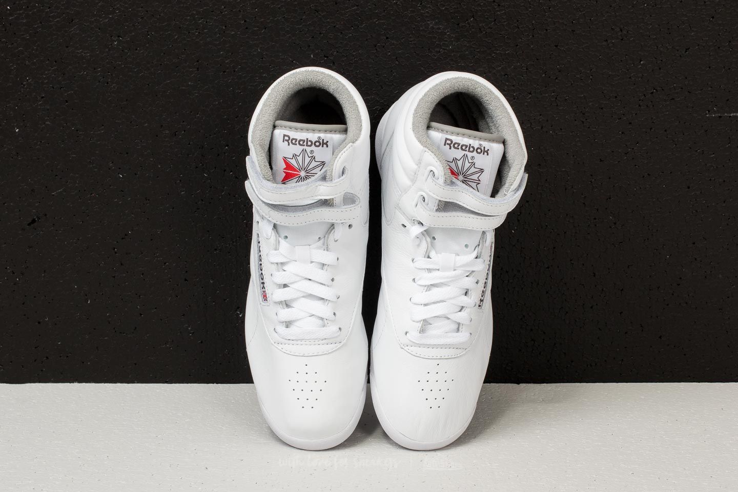 Tenis reebok classic freestyle online