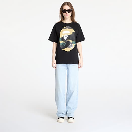すぐ届く【A BATHING APE】GIANT 1ST CAMO BIG APE HEAD Tシャツ BAPE MENS GIANT 1ST CAMO BIG APE HEAD T-SHIRT – us.bape.com