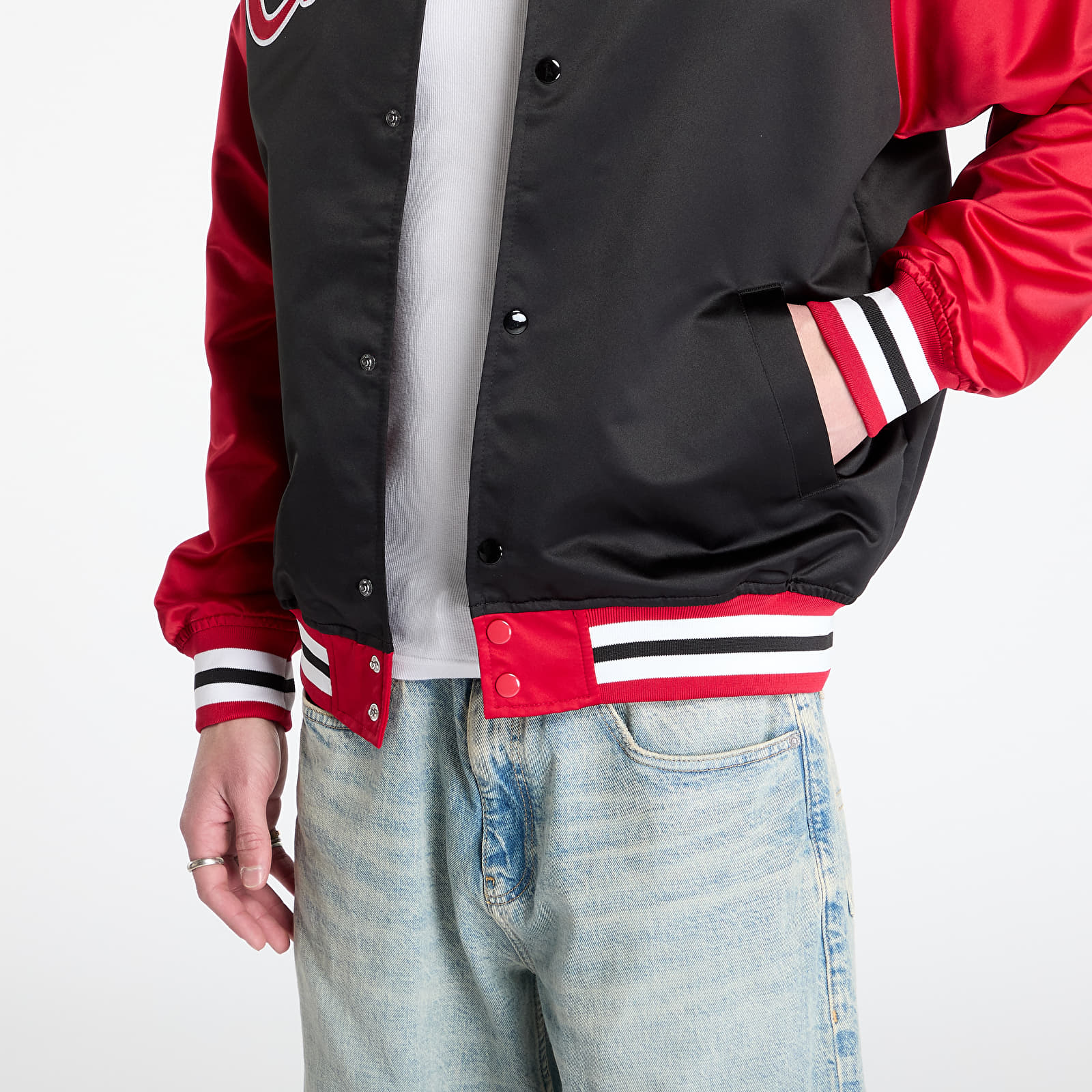Jacken Mitchell & Ness NBA Double Clutch Lw Satin Vintage Logo Bulls Jacket Black/ Scarlet