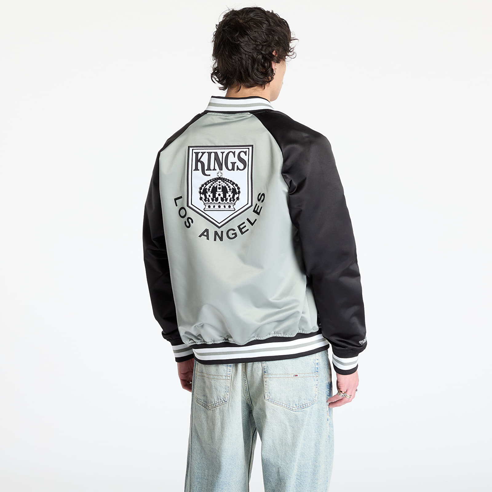 Jackets Mitchell & Ness NHL Double Clutch Lw Satin Vintage Logo Kings Jacket Grey/ Black