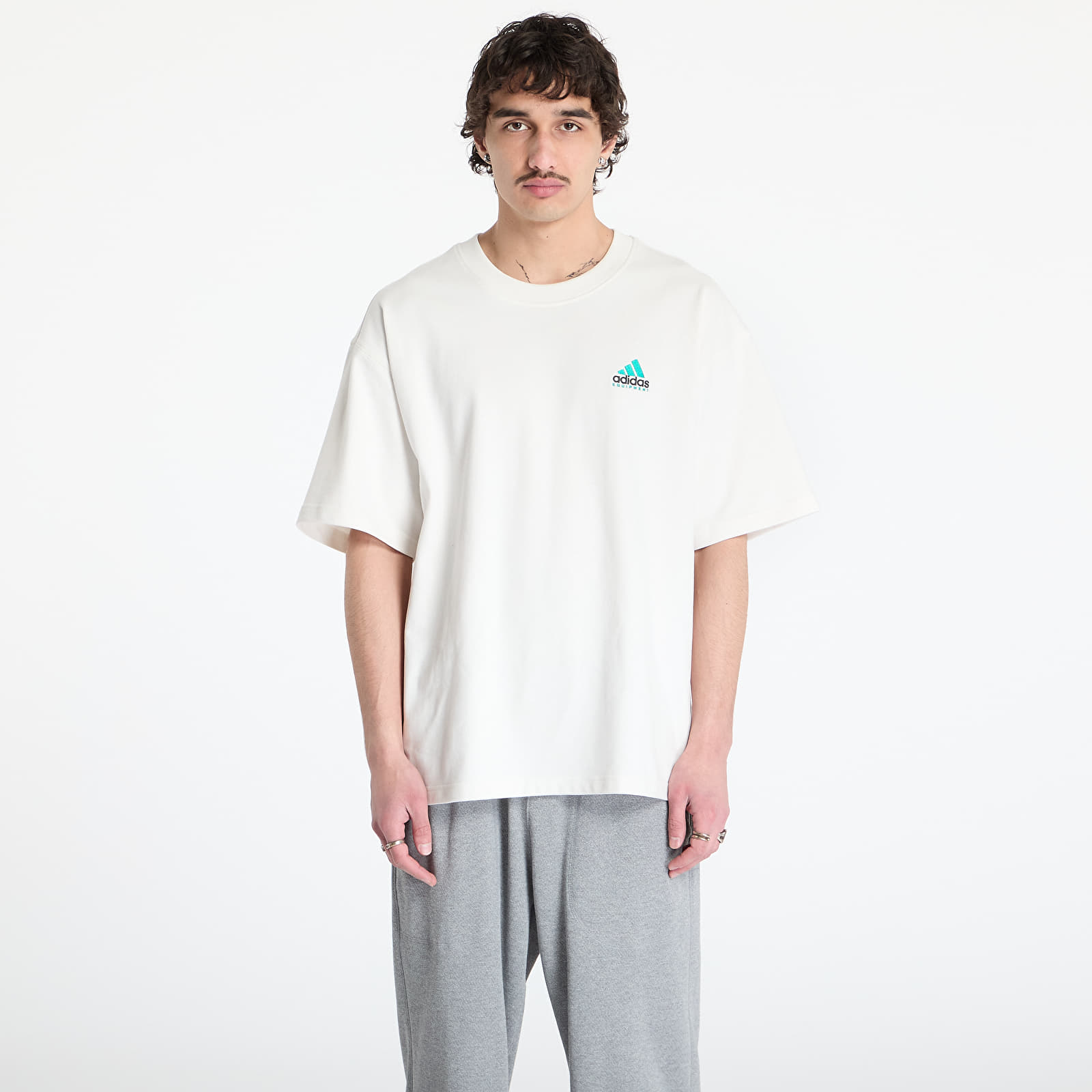 Miesten T-paidat adidas Equipment Graphics Tee White/ Cloud White