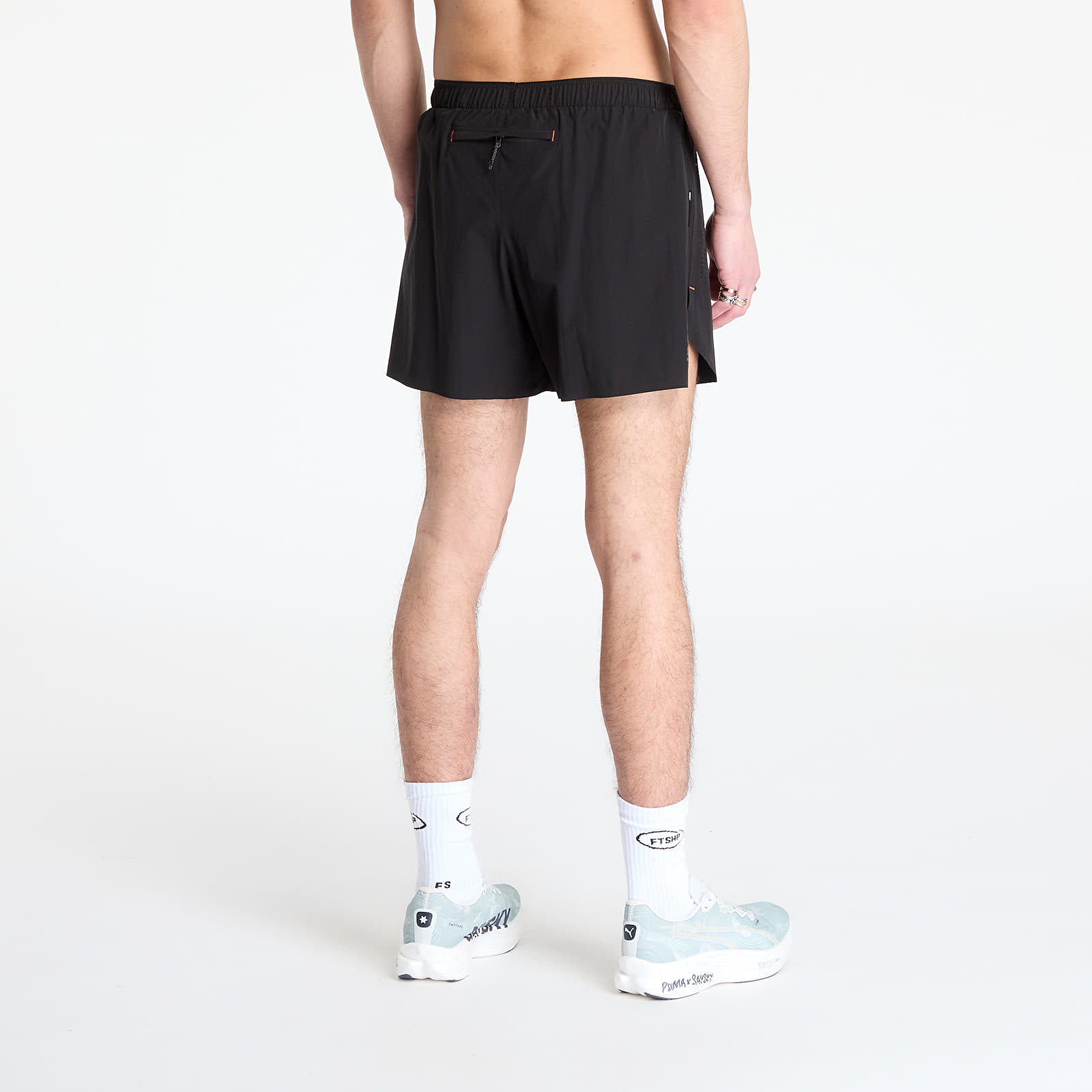 Férfi sortok SOAR Running Men's Run Shorts Black