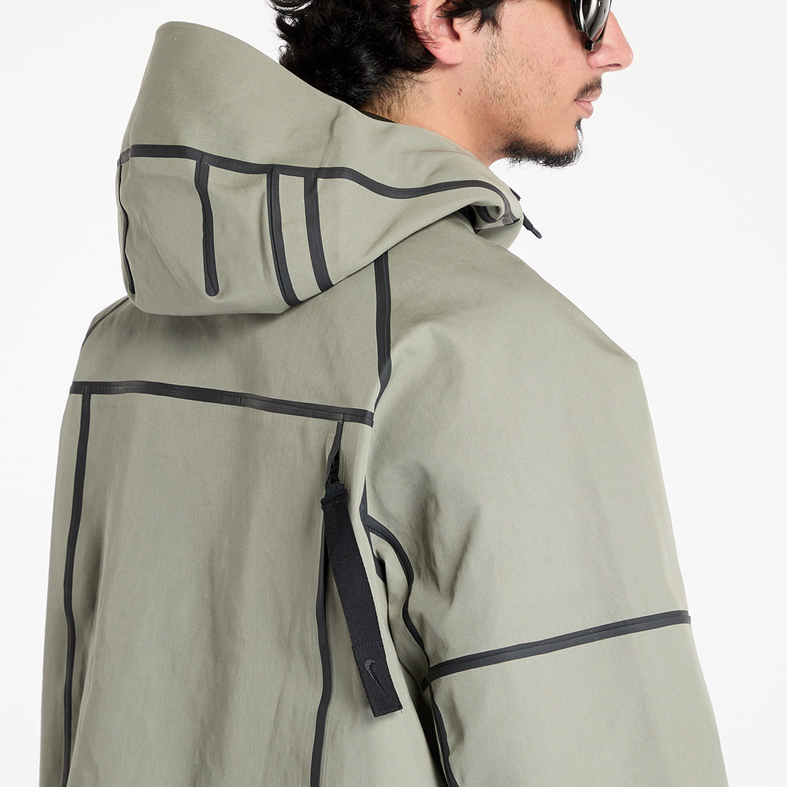 Bundy Nike Tech Men's Storm-FIT Hooded Rain Jacket Light Army/ Black