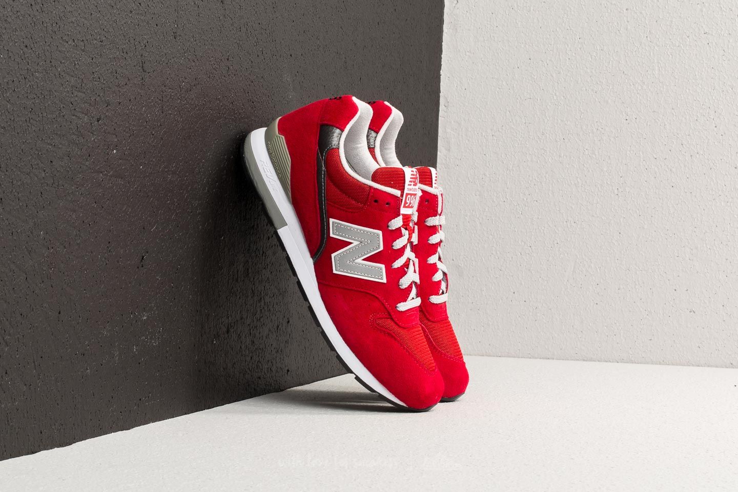 Nb 996 mujer Rojas online