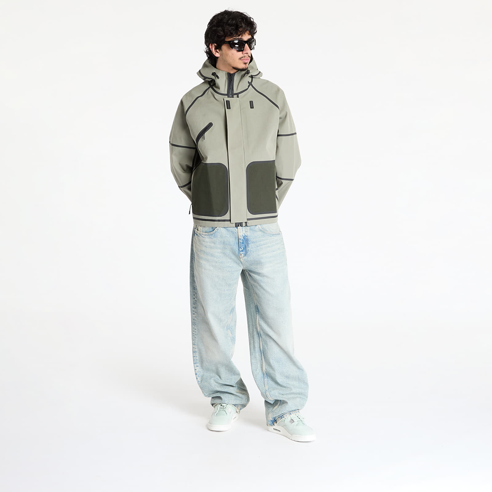 Bundy Nike Tech Men's Storm-FIT Hooded Rain Jacket Light Army/ Black