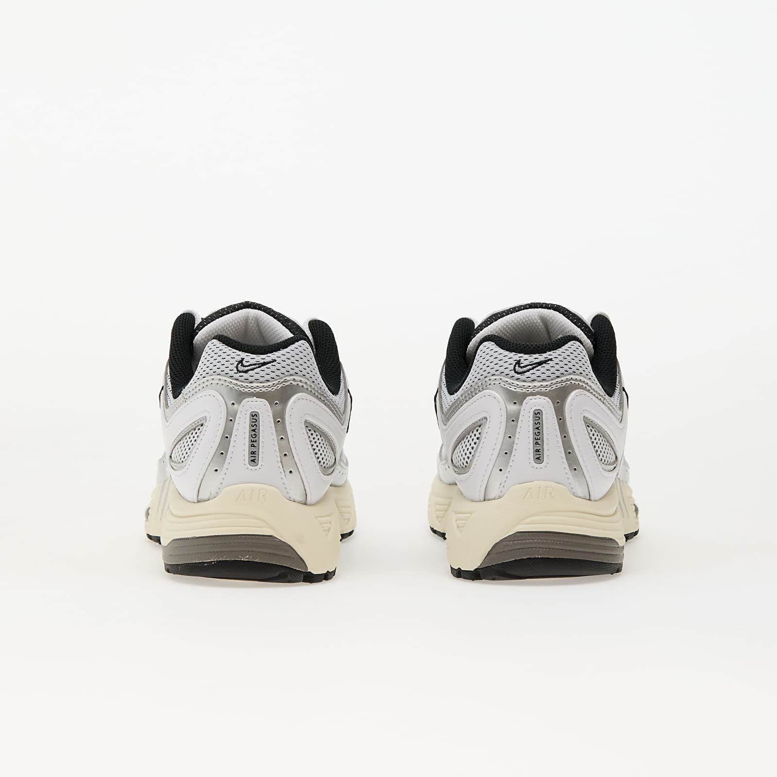 Sieviešu apavi Nike W Air Pegasus 2005 White/ Metallic Silver-Coconut Milk-Black