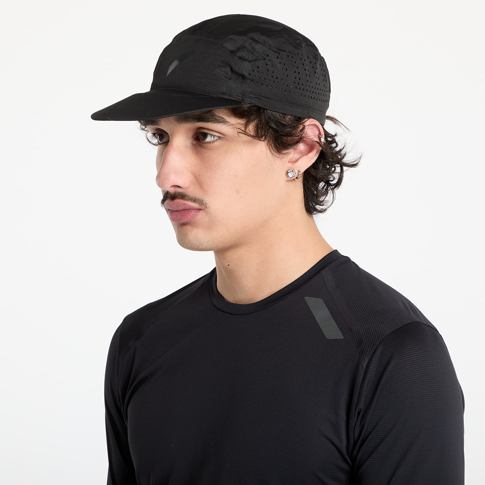 Caps  SOAR Running Run Cap Black