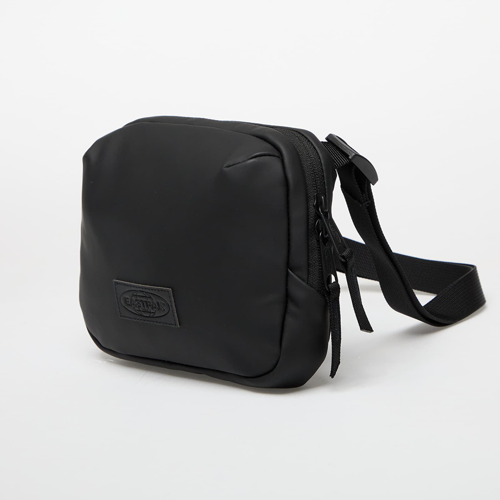 Tašky přes rameno EASTPAK Arjan Bag Matblack