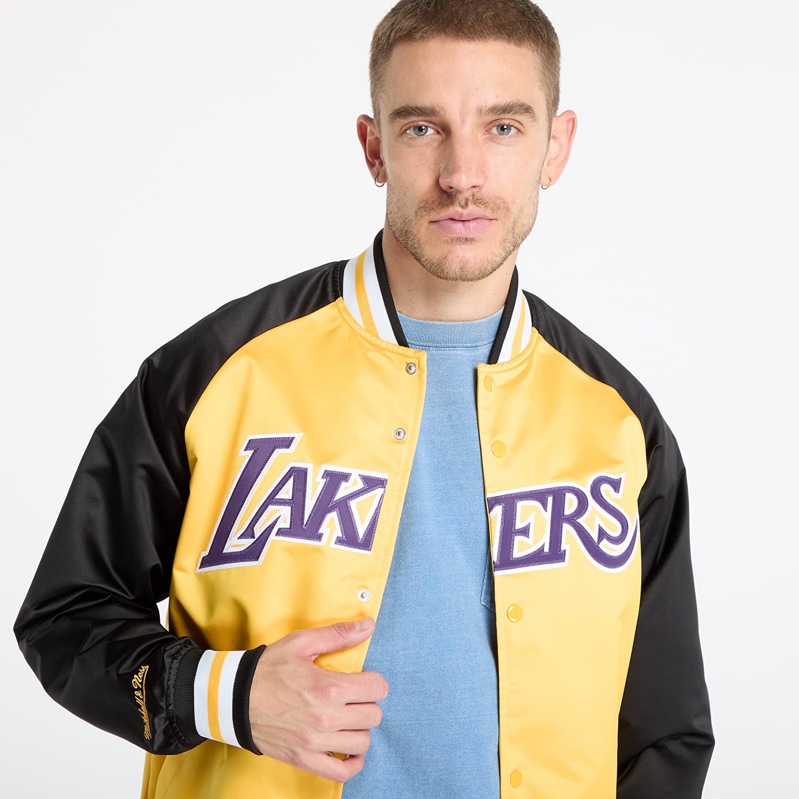 Men's jackets Mitchell & Ness NBA Double Clutch Lw Satin Jacket Vintage Logo Lakers Black/ Gold