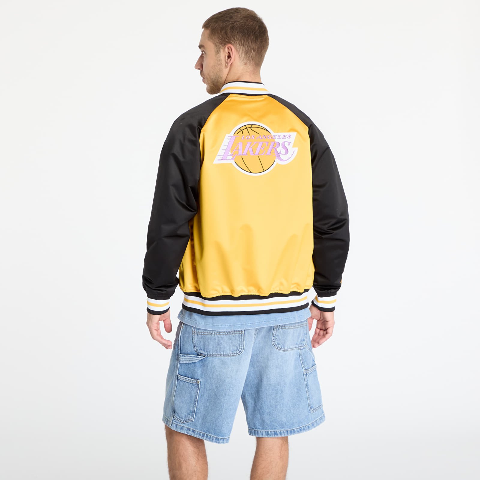 Men's jackets Mitchell & Ness NBA Double Clutch Lw Satin Jacket Vintage Logo Lakers Black/ Gold