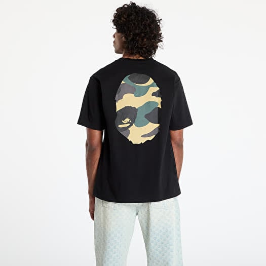 【A BATHING APE】GIANT 1ST CAMO BIG APE HEAD TEE /要在庫確認 GIANT 1ST CAMO BIG APE HEAD TEE | bape.com