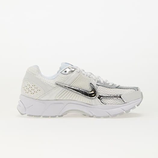 新品未使用　NIKE WMNS ZOOM VOMERO 25サイズ NIKE Zoom Vomero 5 25センチ - メルカリ