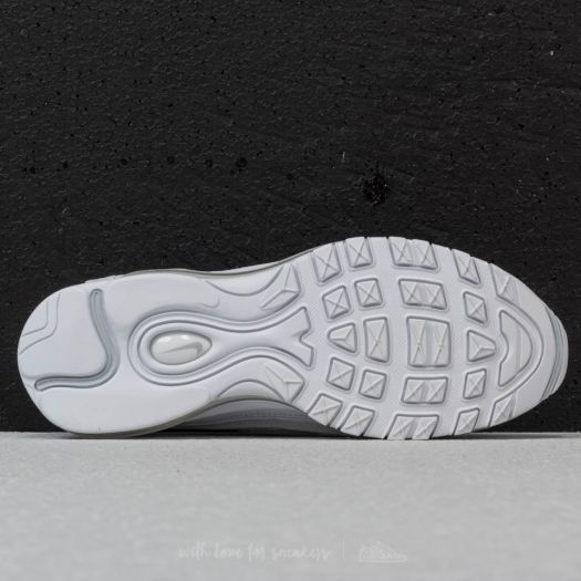 white nike gel bottom