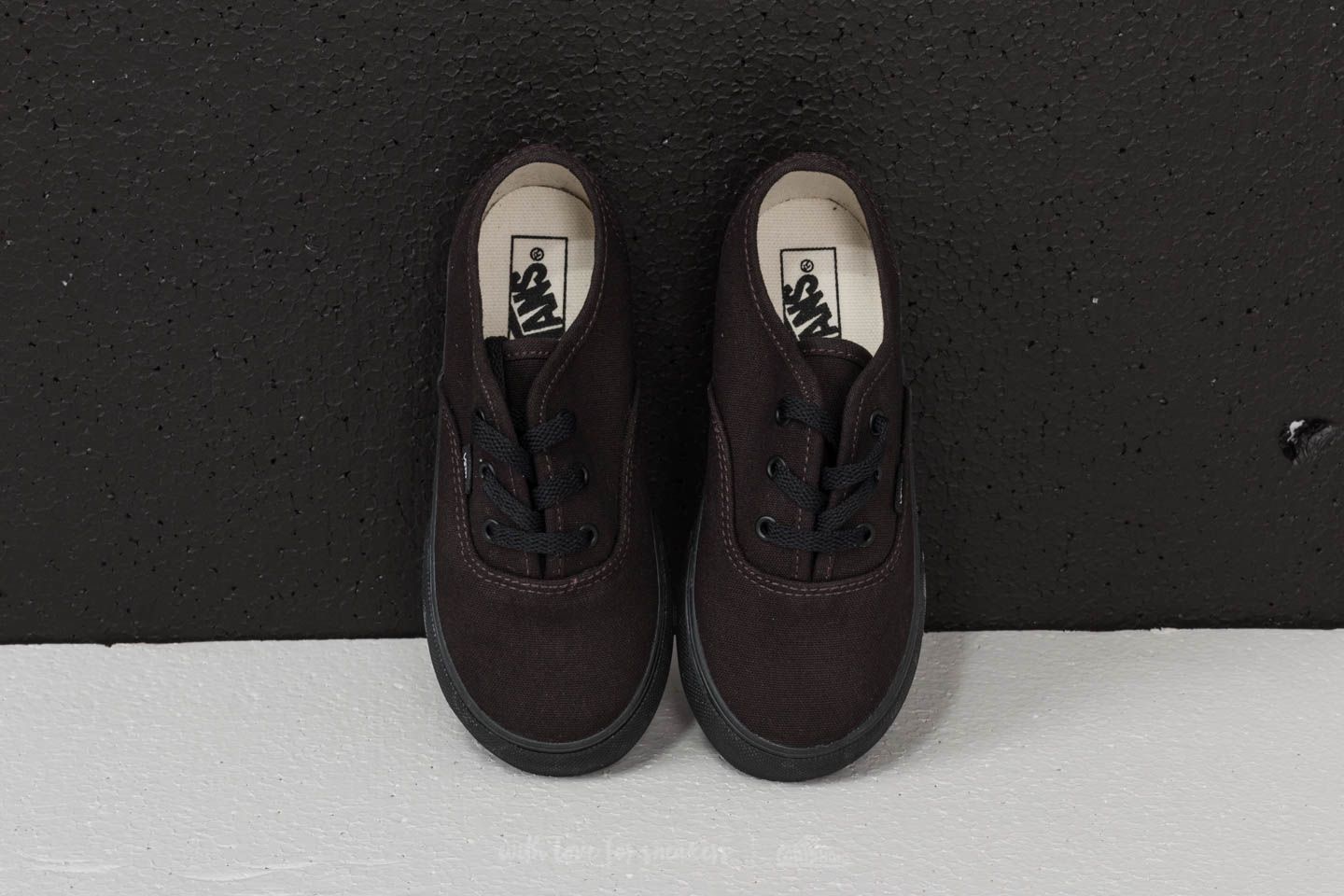 Детски маратонки и обувки Vans Toddler AUTHENTIC Black/Black