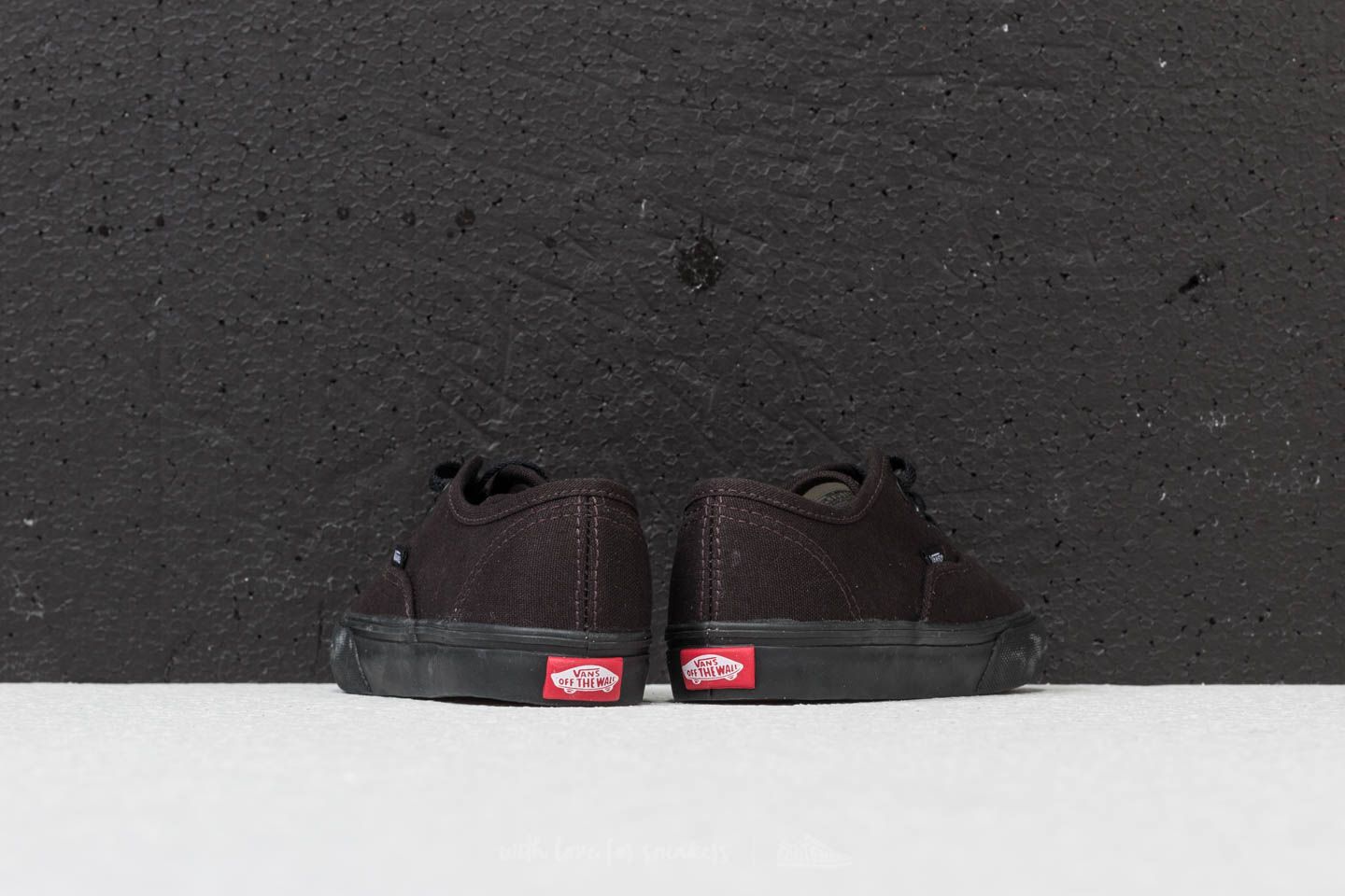 Детски маратонки и обувки Vans Toddler AUTHENTIC Black/Black