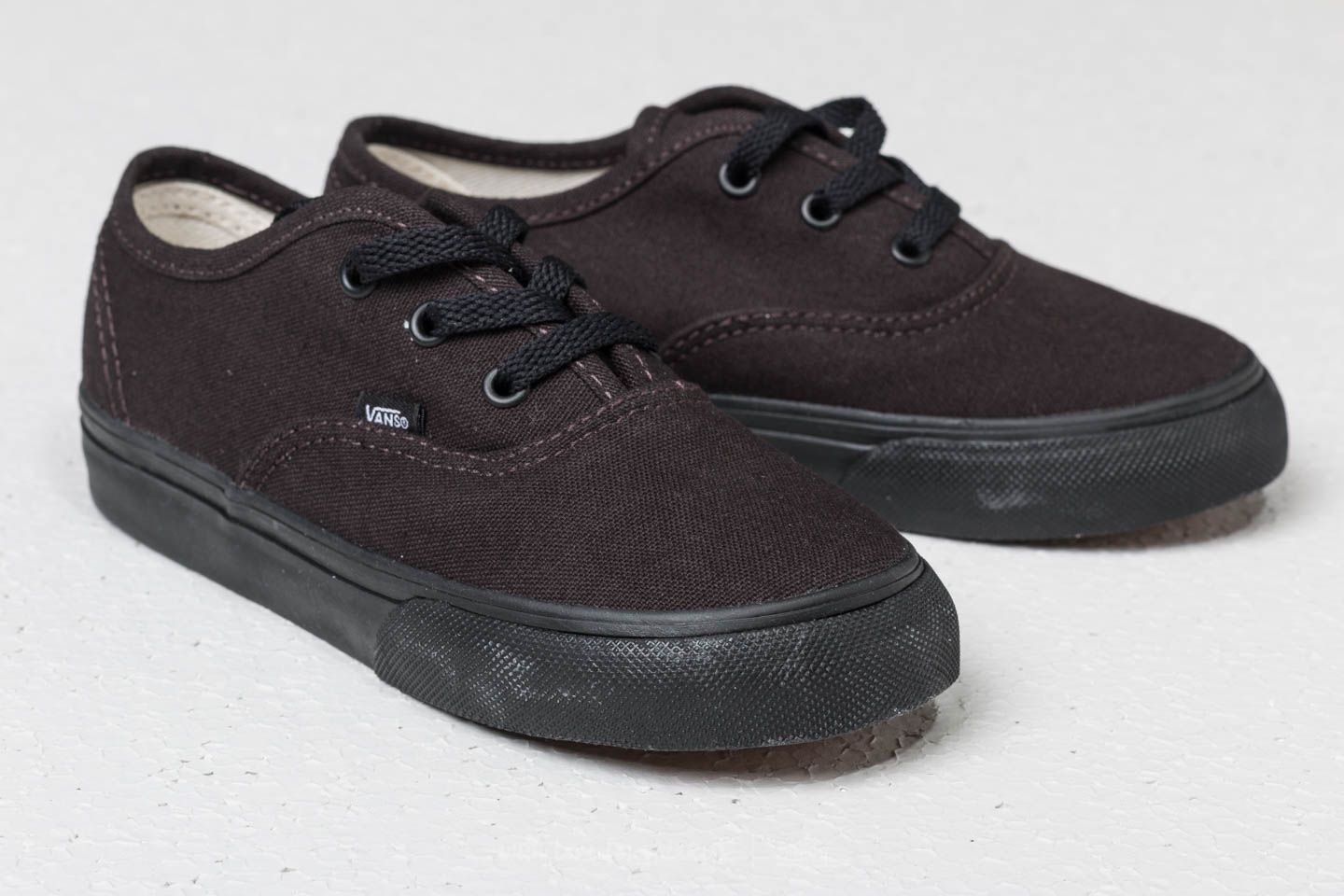 Детски маратонки и обувки Vans Toddler AUTHENTIC Black/Black