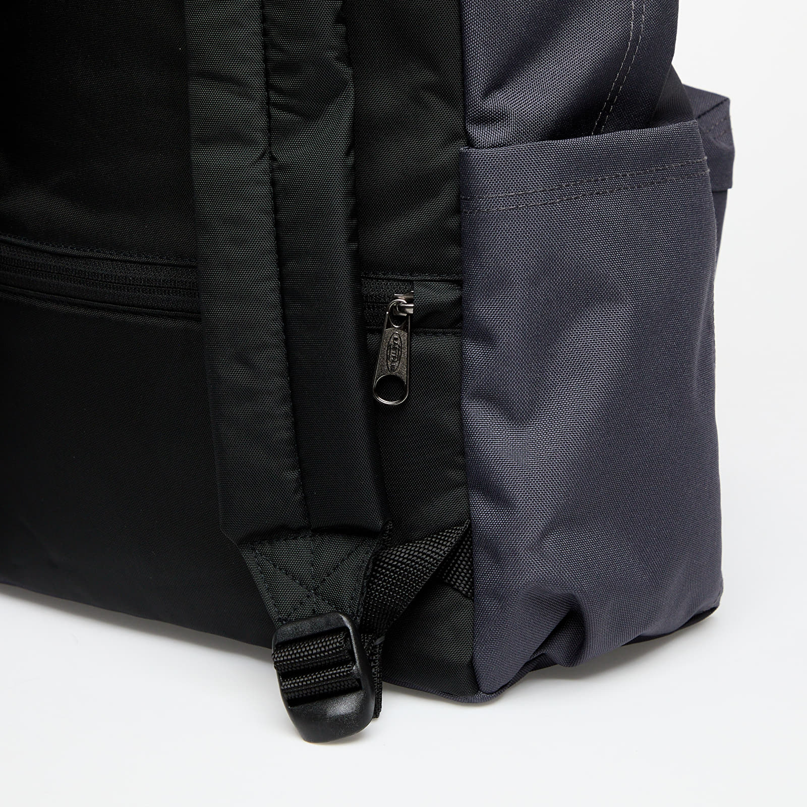 Rucksäcke  EASTPAK Day Pak'r Pokemon Patches Backpack Grey