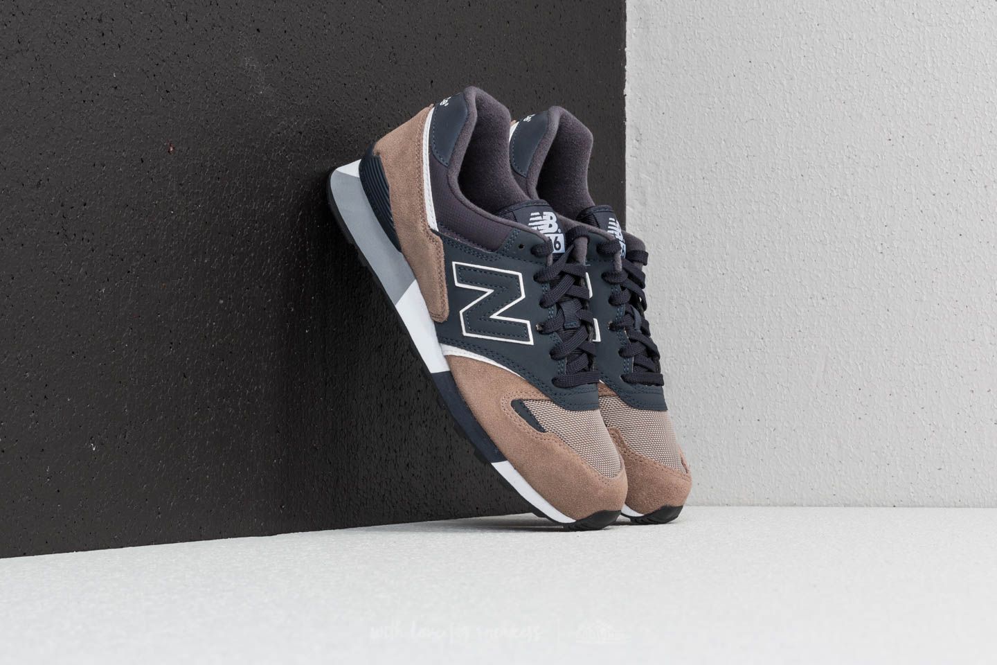 Chaussures et baskets homme New Balance 446 Navy/ Brown